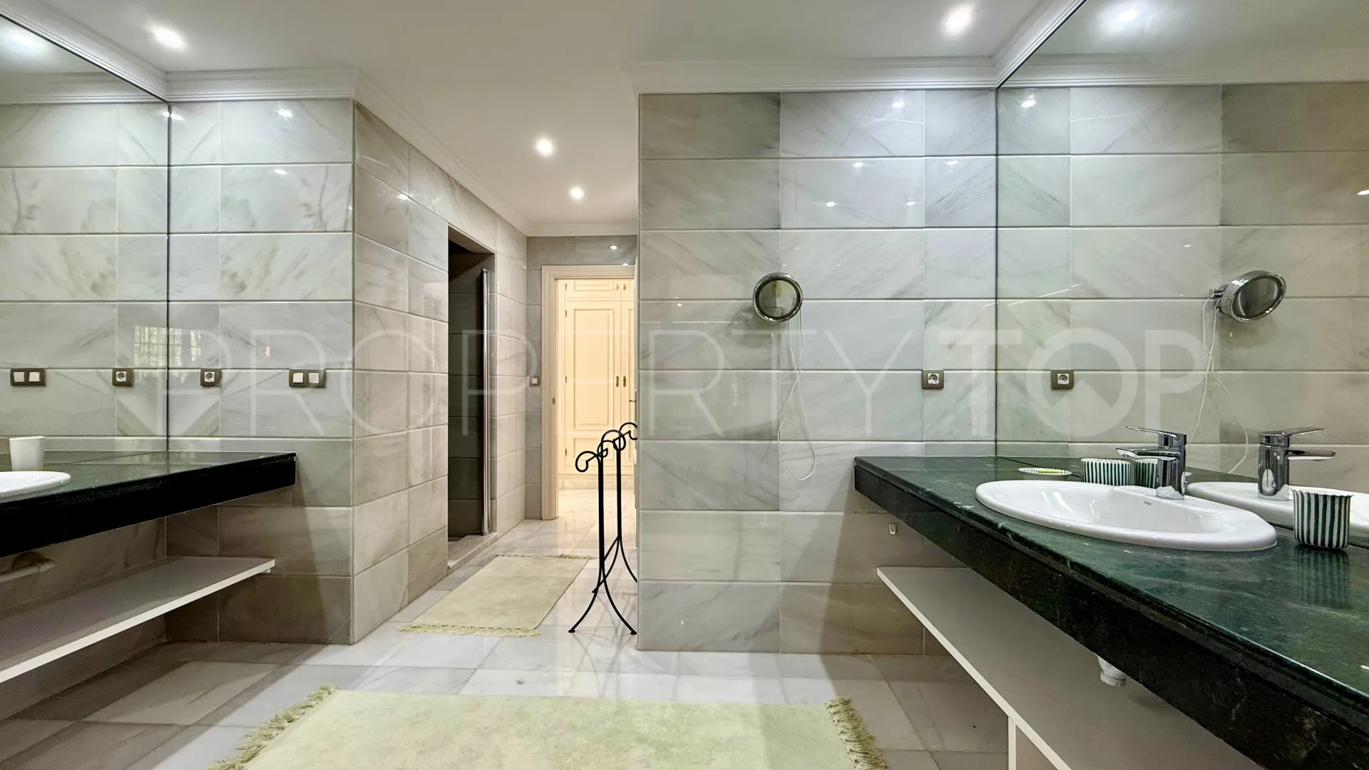 Villa en venta en Casasola