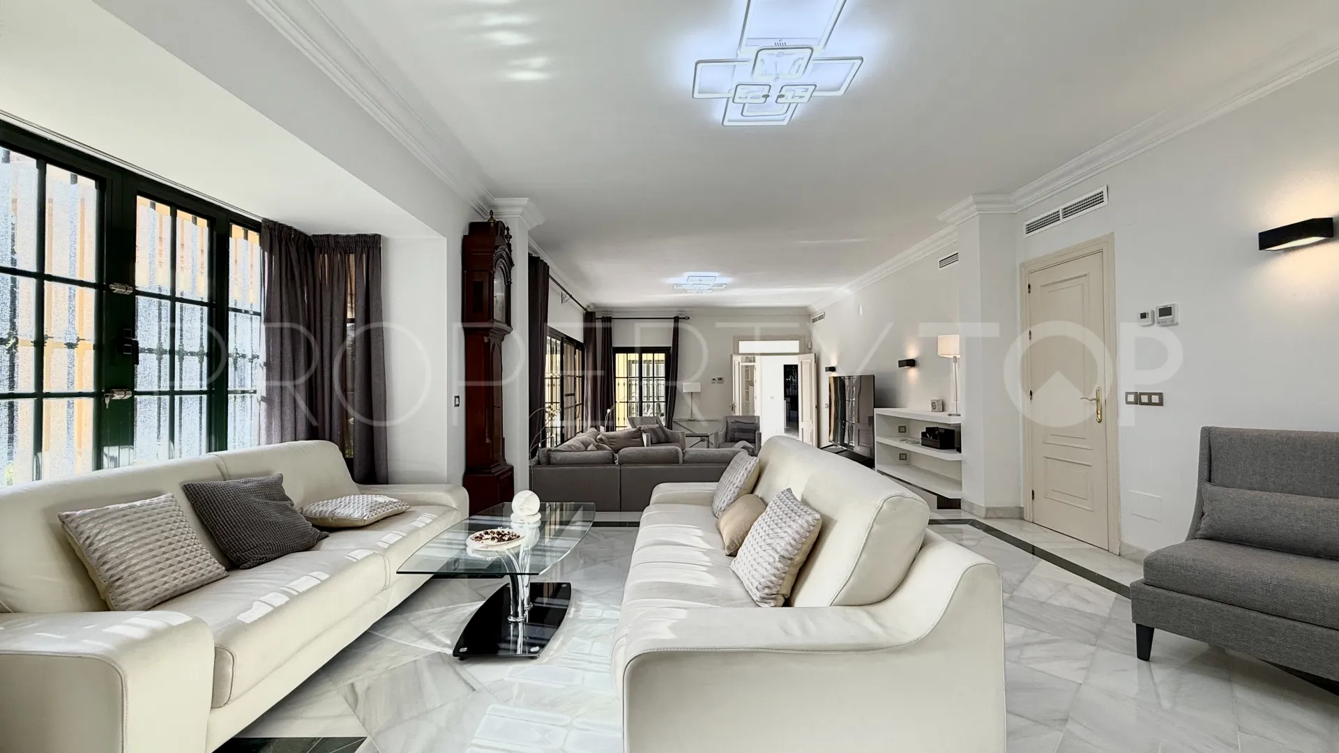 Villa en venta en Casasola