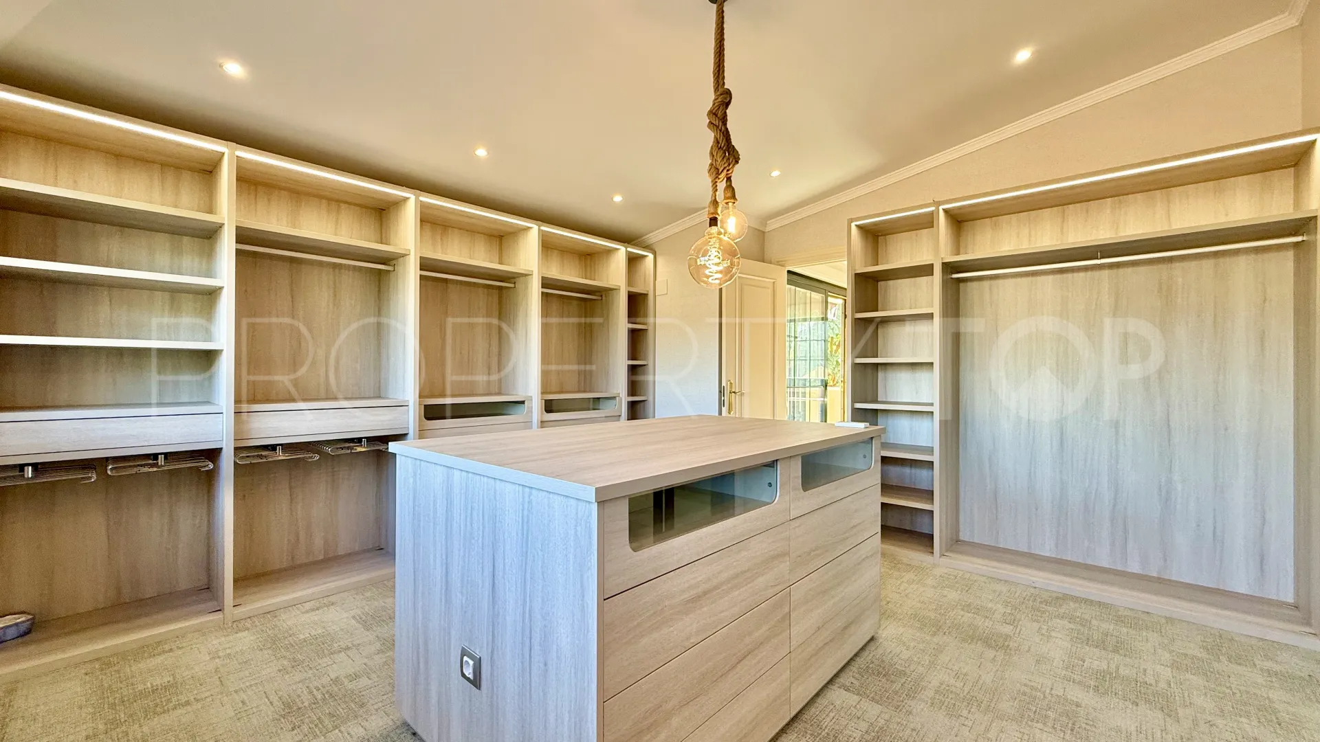 Villa en venta en Casasola