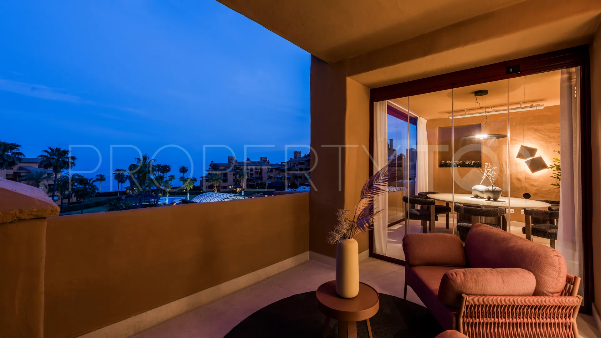 For sale 3 bedrooms apartment in Estepona East