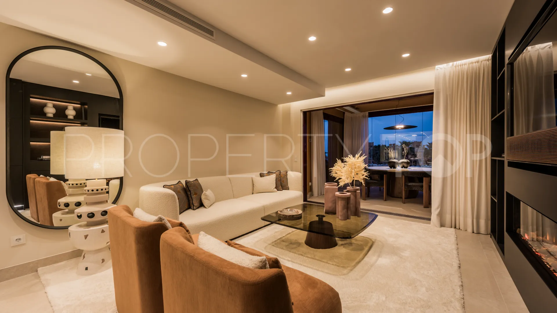 For sale 3 bedrooms apartment in Estepona East