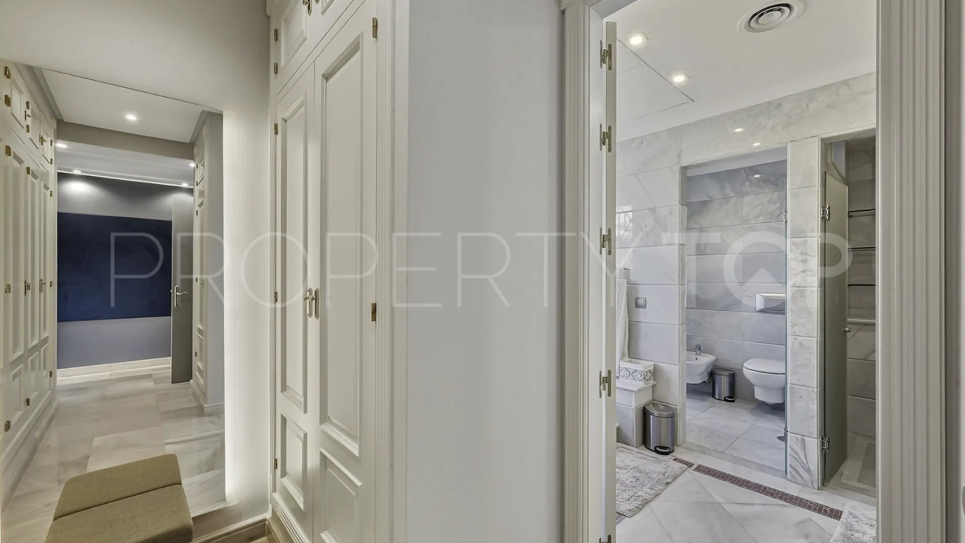 Villa for sale in Guadalmina Alta