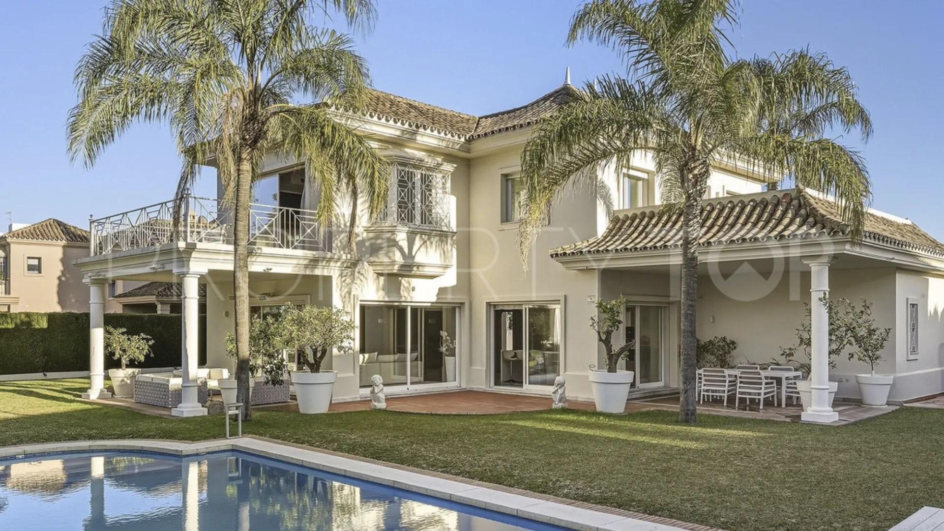 Villa for sale in Guadalmina Alta