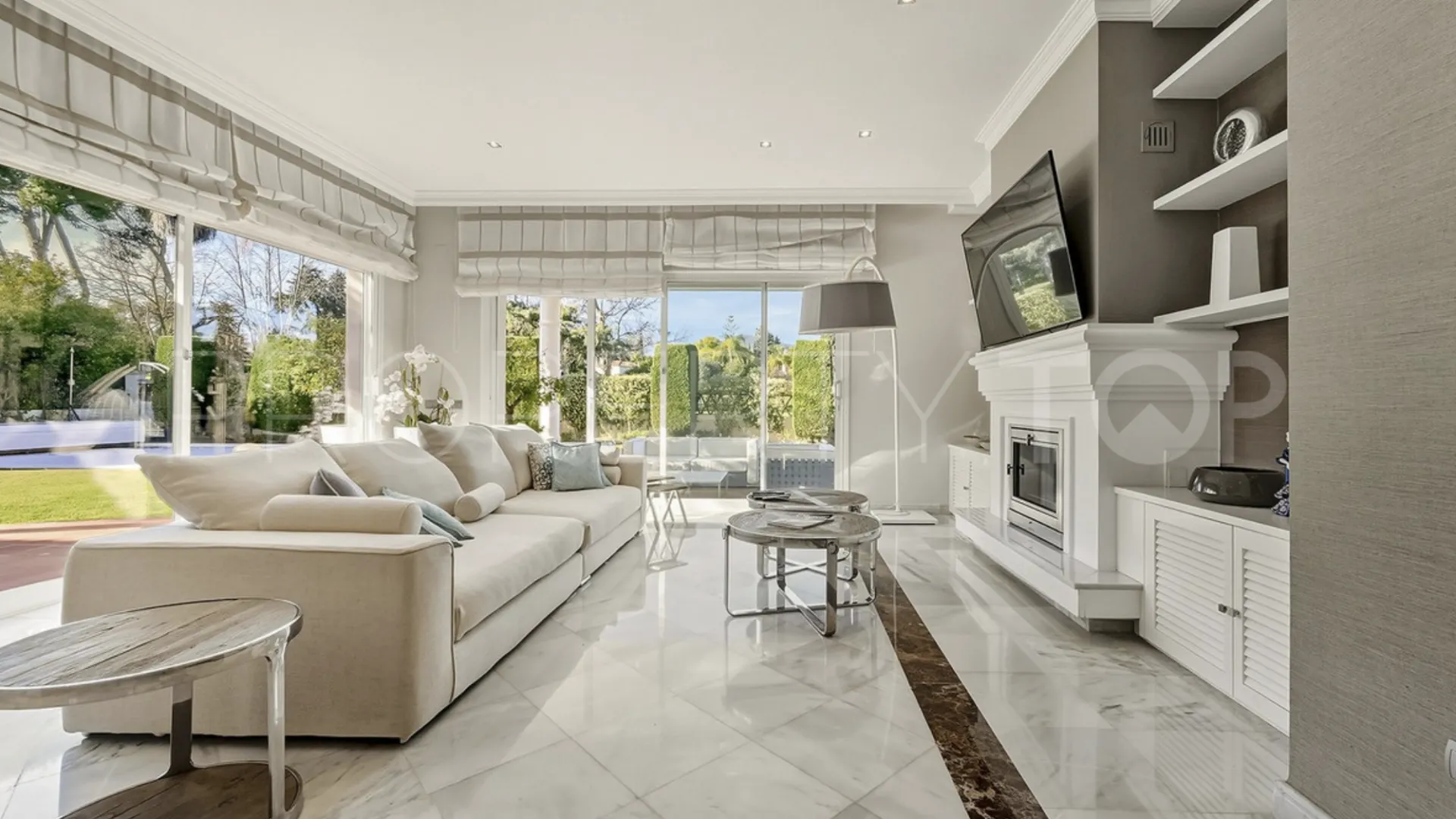 Villa for sale in Guadalmina Alta