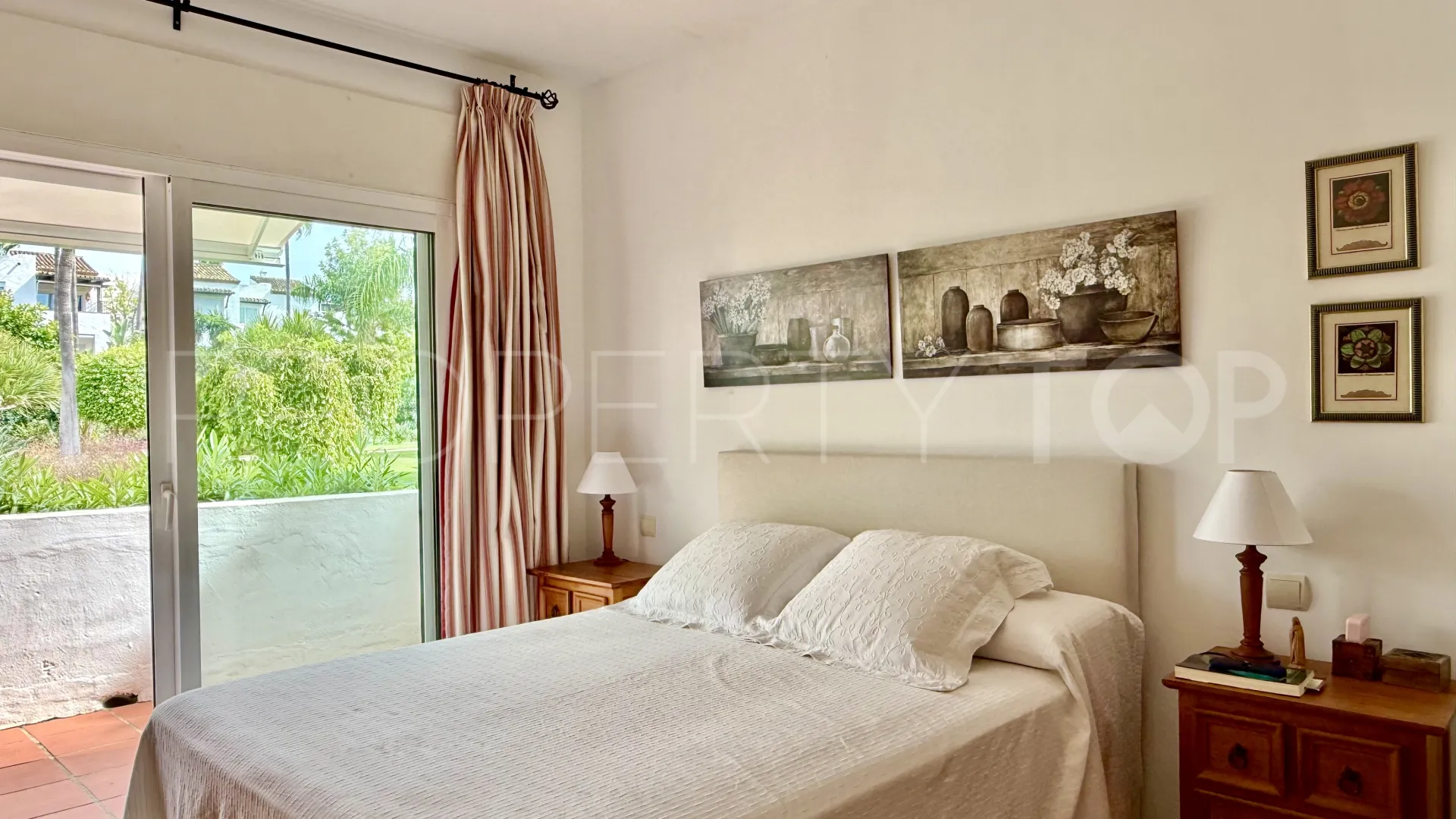 Apartamento planta baja con 3 dormitorios en venta en Costalita