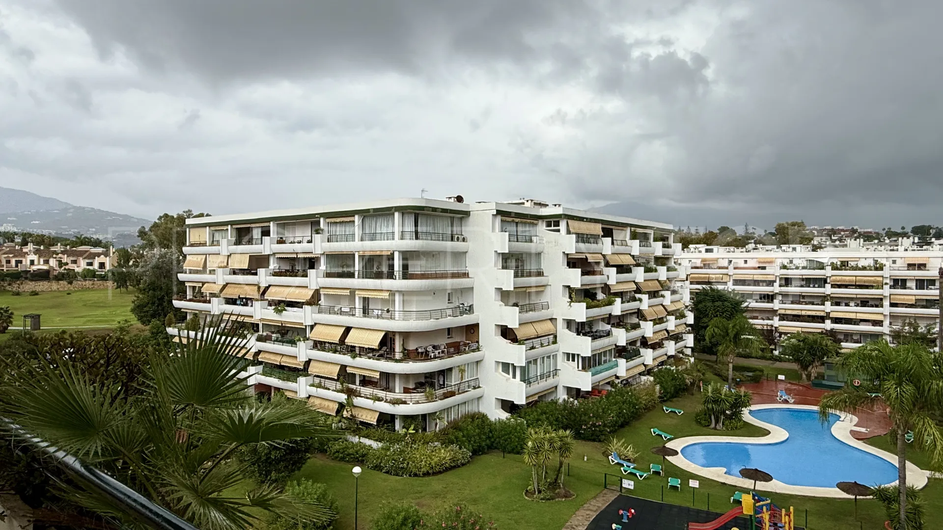 For sale apartment in Guadalmina Alta
