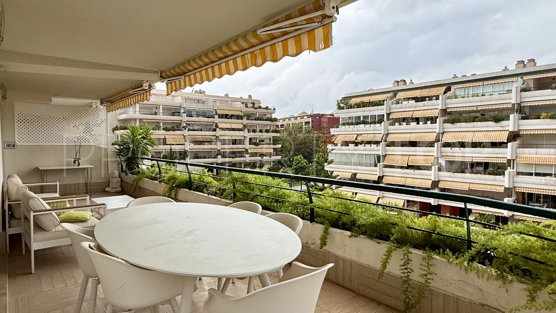 For sale apartment in Guadalmina Alta
