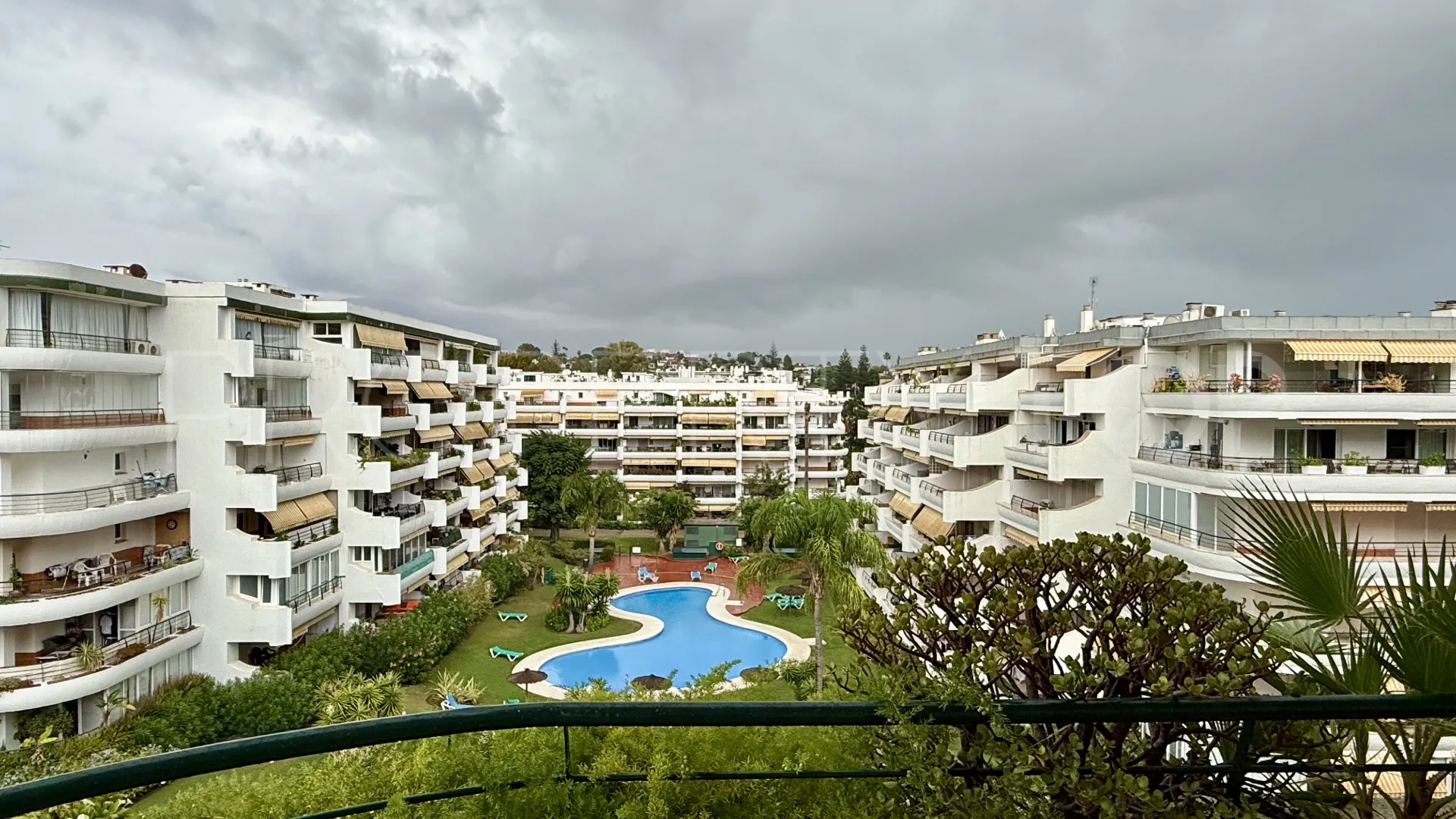 For sale apartment in Guadalmina Alta
