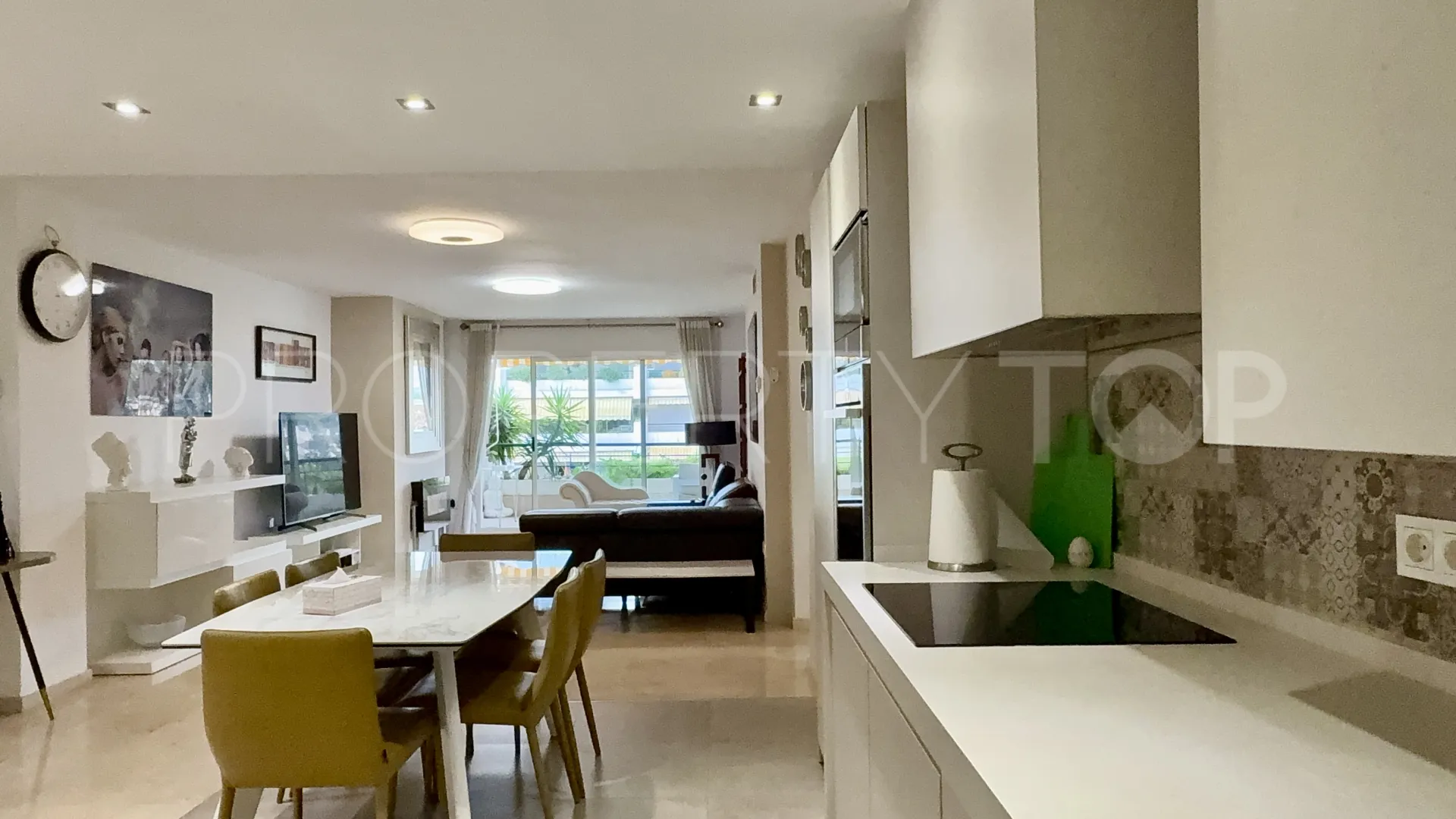 For sale apartment in Guadalmina Alta