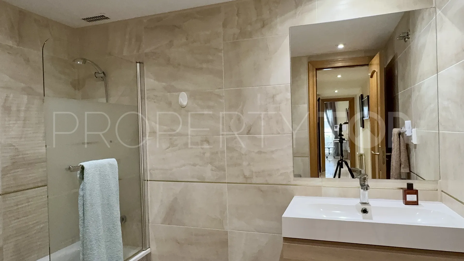 For sale apartment in Guadalmina Alta