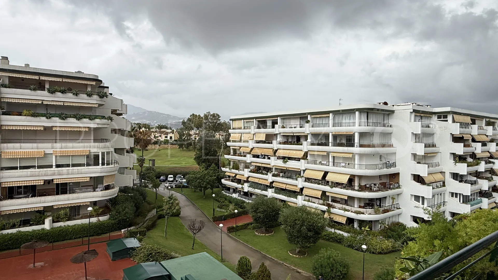 For sale apartment in Guadalmina Alta
