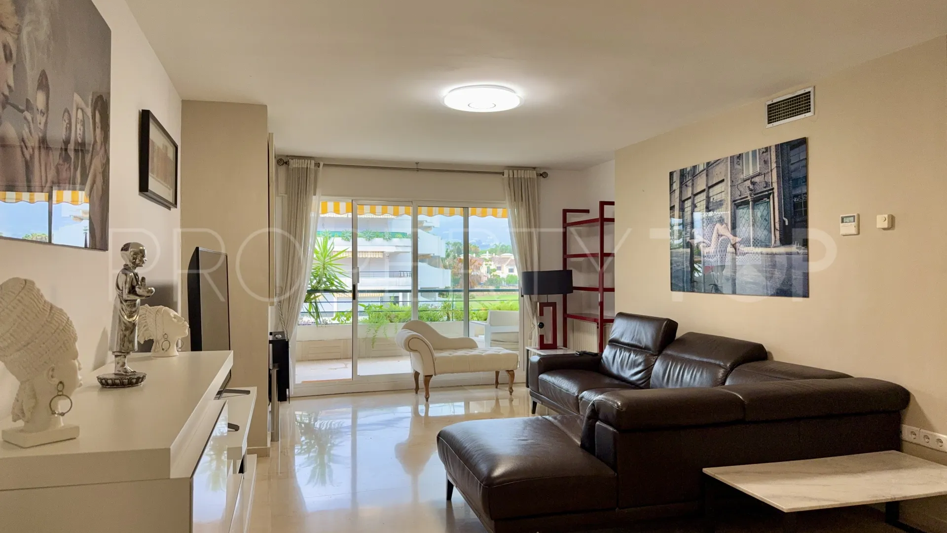 For sale apartment in Guadalmina Alta