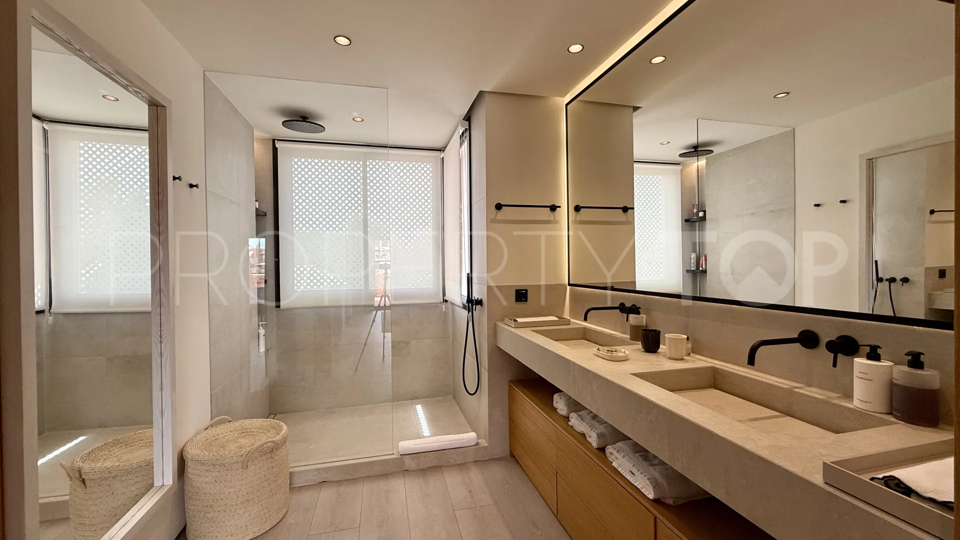 Se vende atico duplex en Alhambra del Golf con 4 dormitorios
