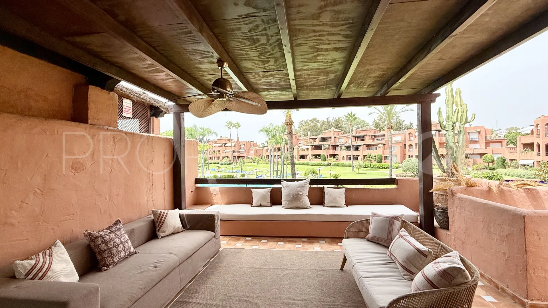 Se vende atico duplex en Alhambra del Golf con 4 dormitorios