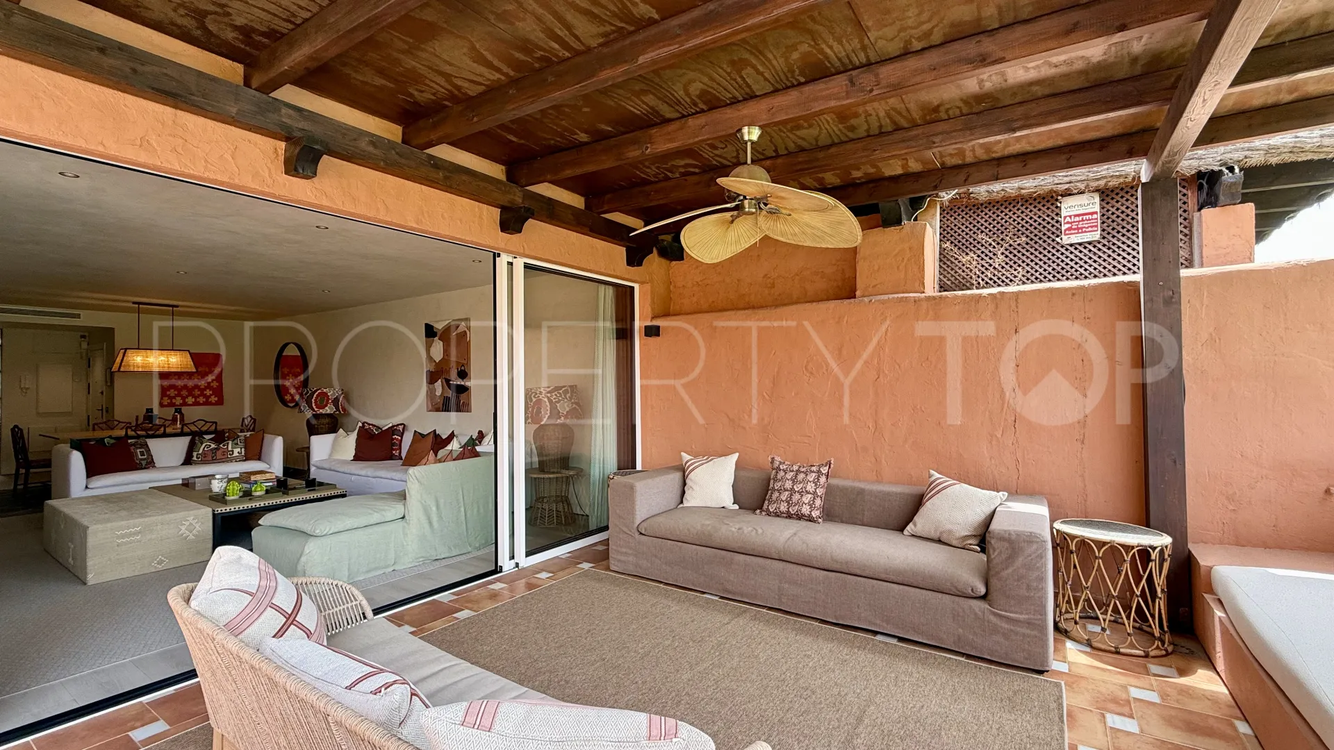 Se vende atico duplex en Alhambra del Golf con 4 dormitorios