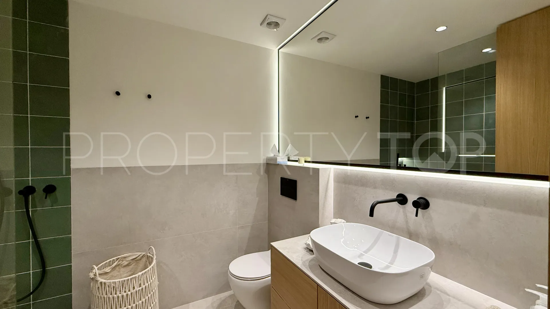 Se vende atico duplex en Alhambra del Golf con 4 dormitorios