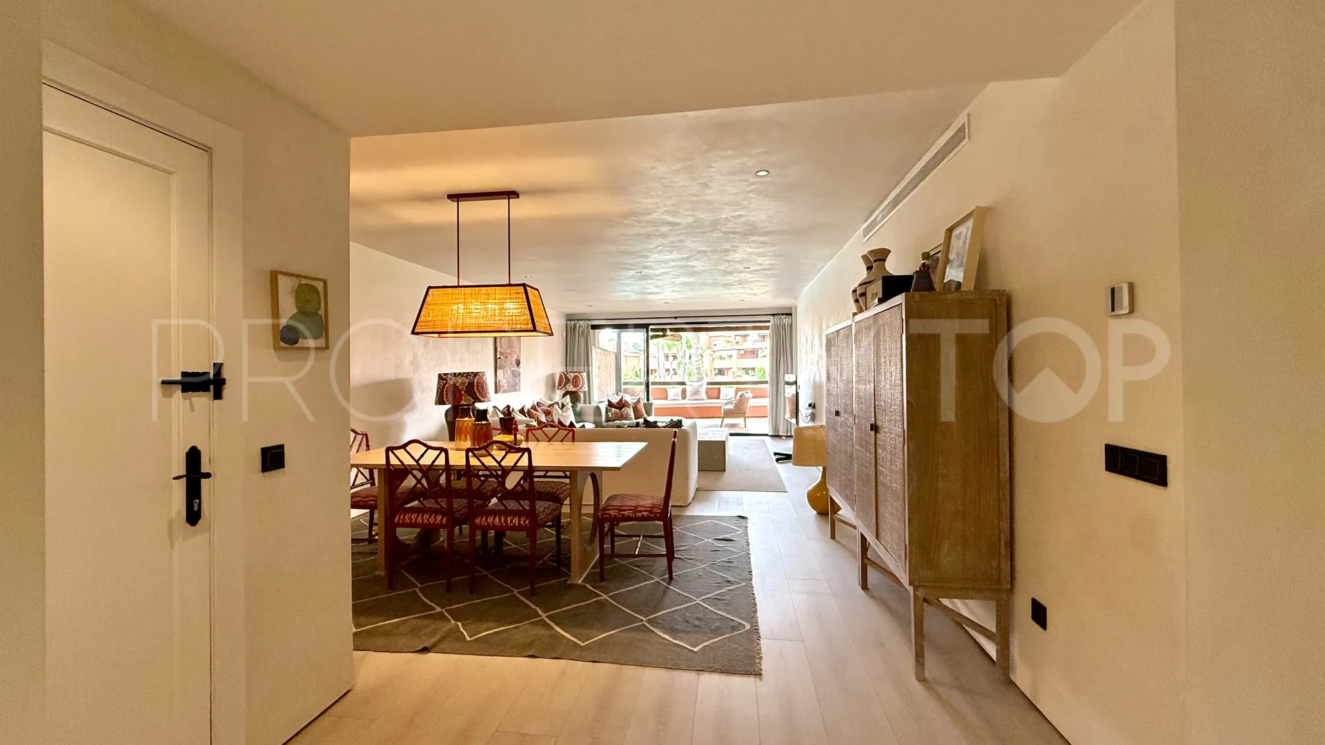 Se vende atico duplex en Alhambra del Golf con 4 dormitorios
