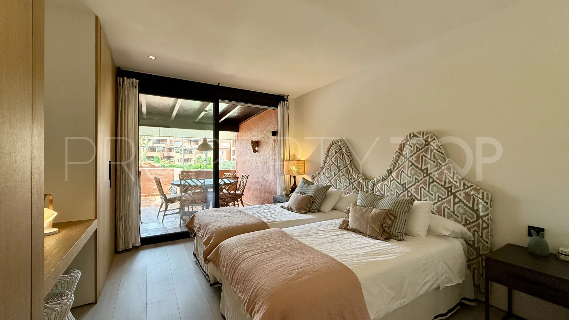 Se vende atico duplex en Alhambra del Golf con 4 dormitorios