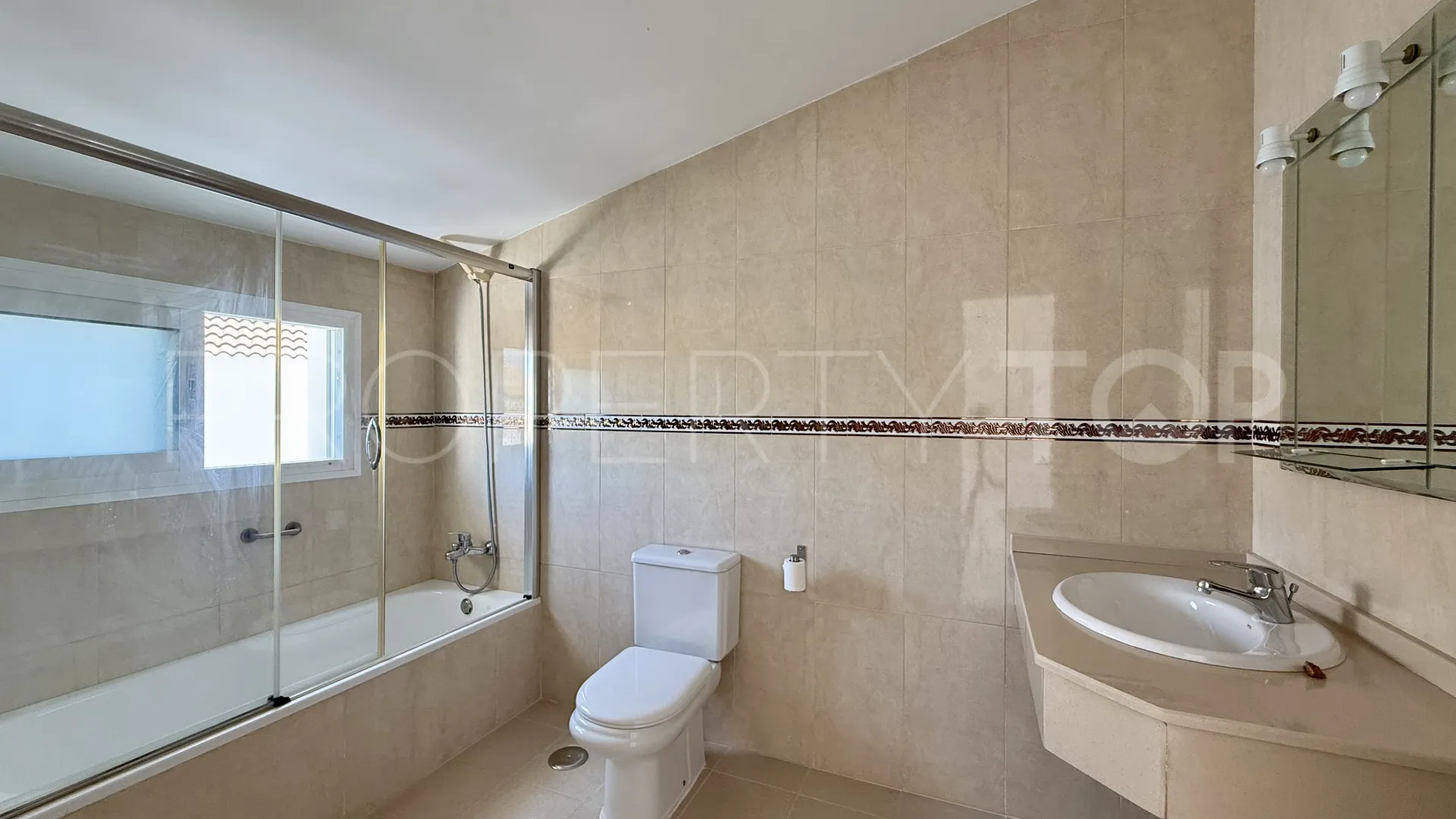 Town house for sale in El Saladillo