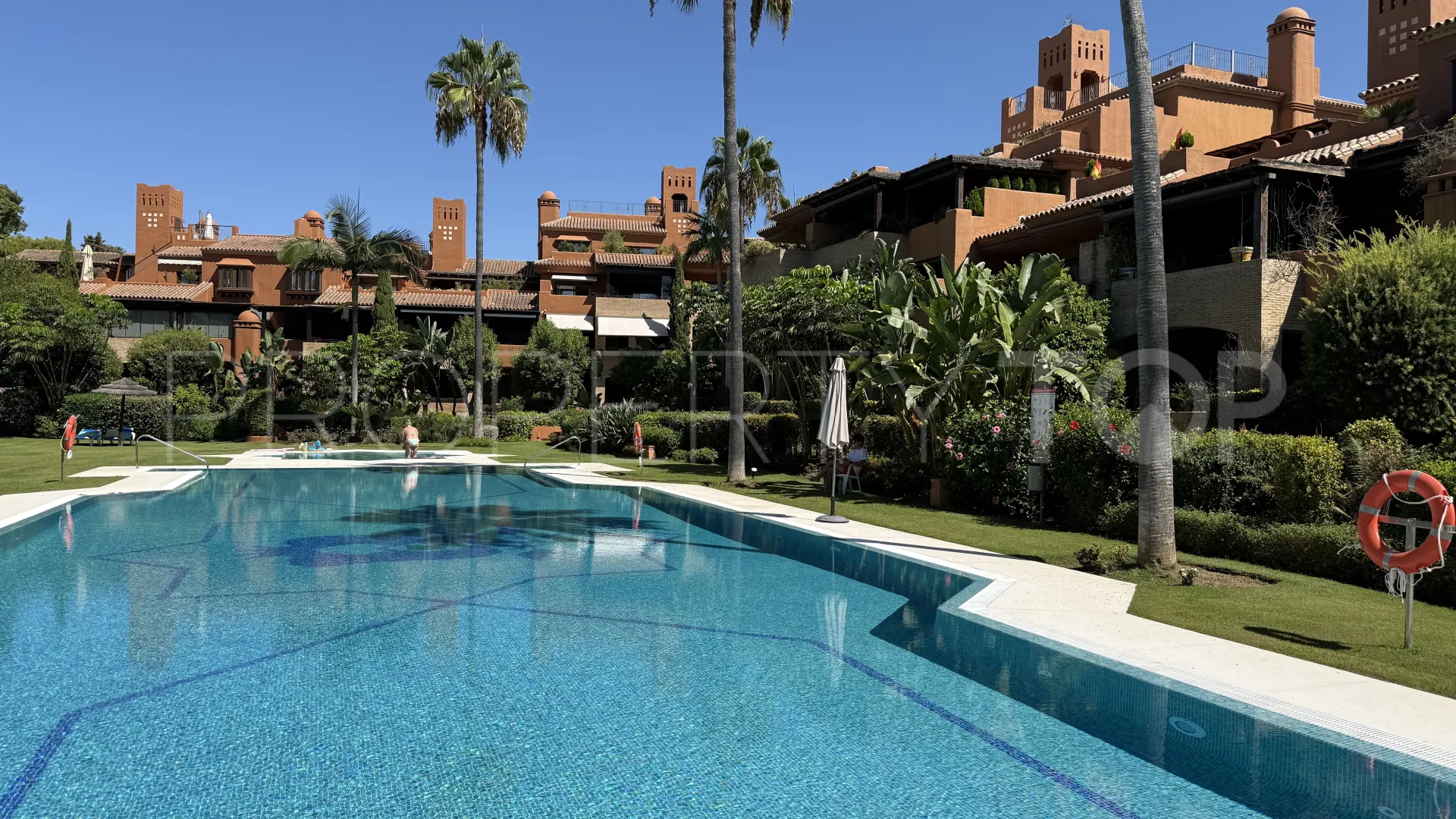 Alhambra los Granados apartment for sale