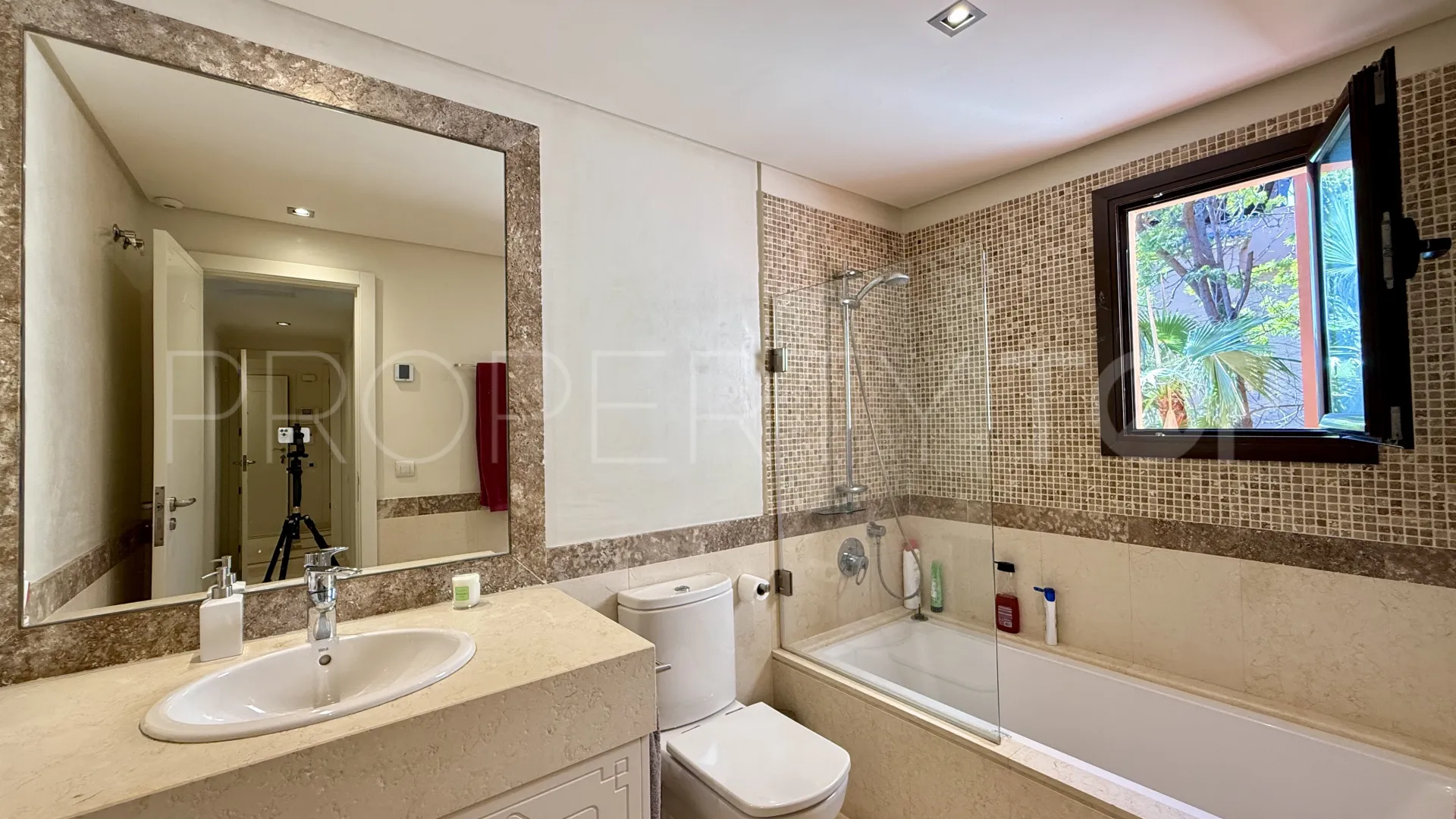 Alhambra los Granados apartment for sale