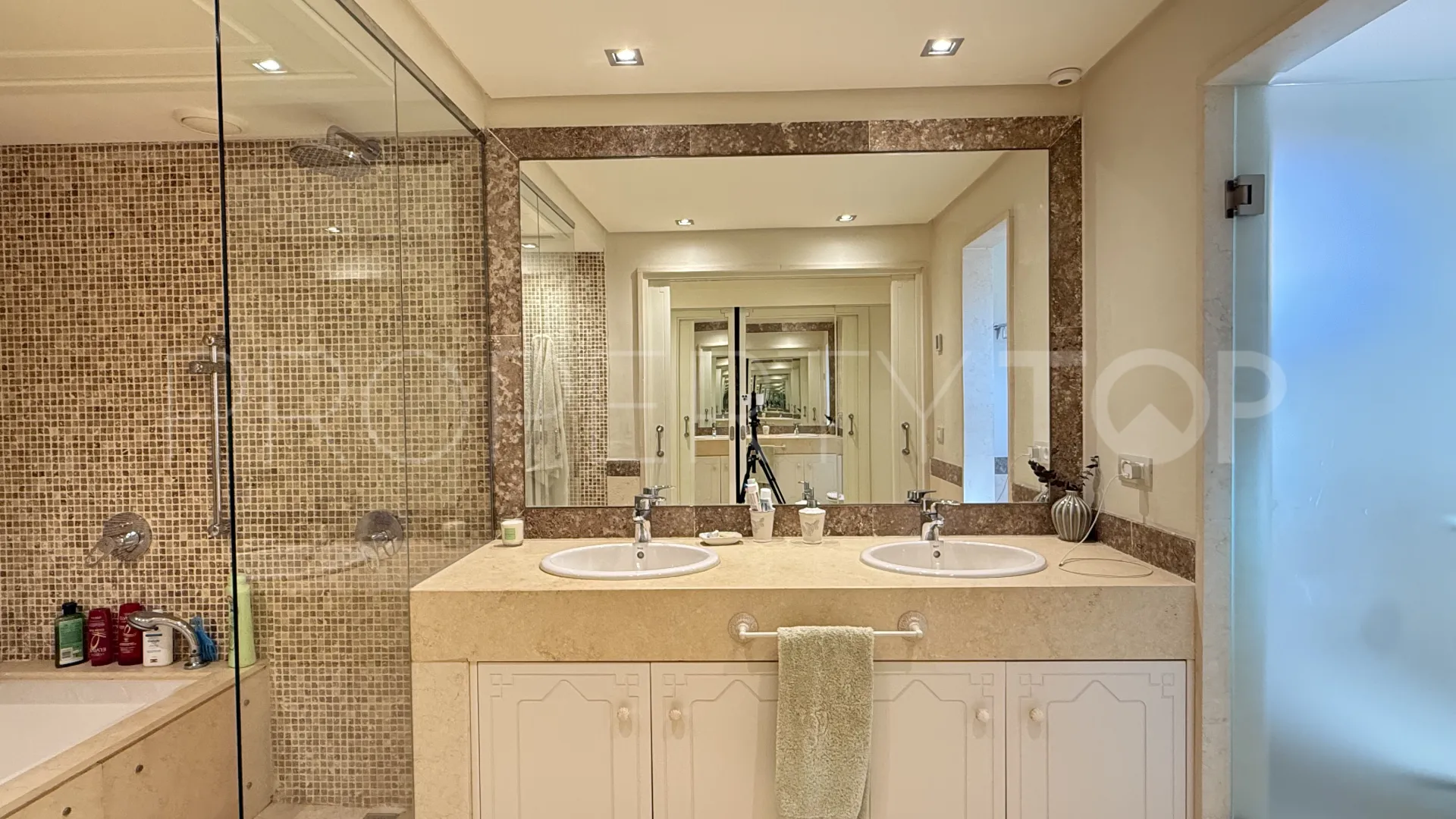 Alhambra los Granados apartment for sale