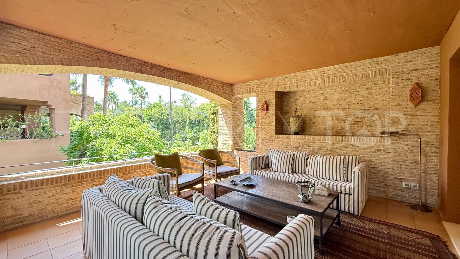 Alhambra los Granados apartment for sale