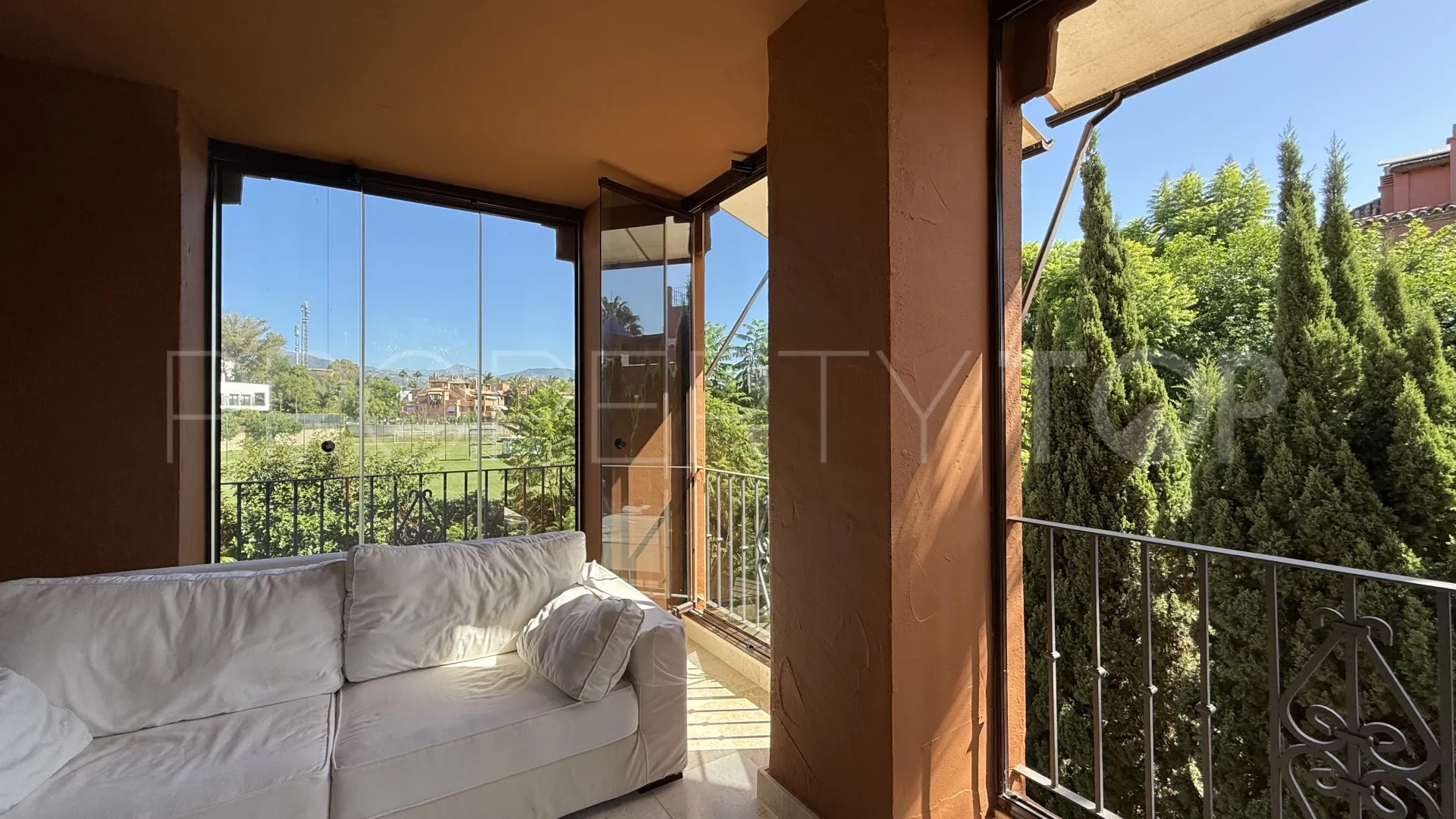 Alhambra los Granados apartment for sale