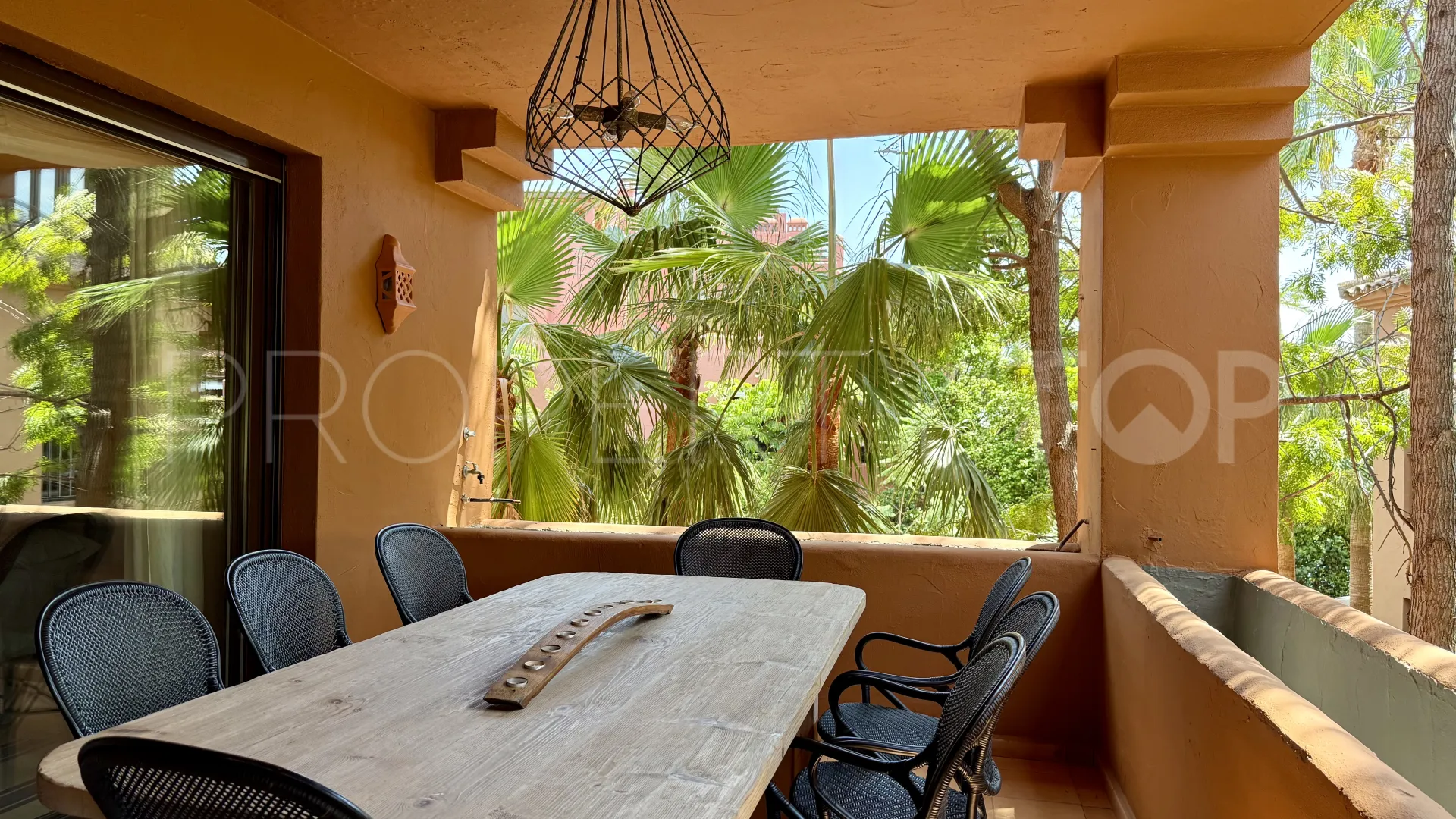 Alhambra los Granados apartment for sale