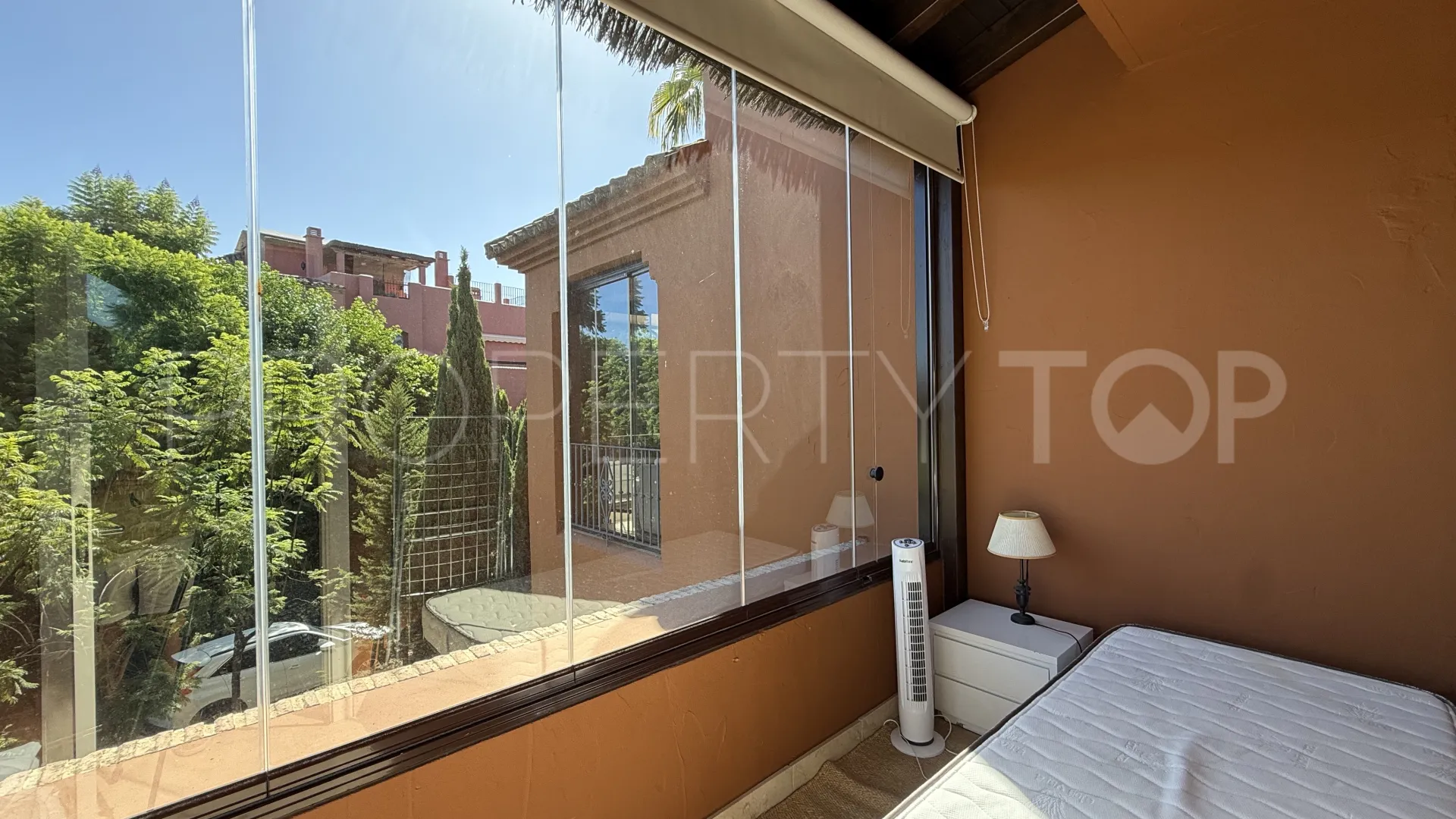 Alhambra los Granados apartment for sale