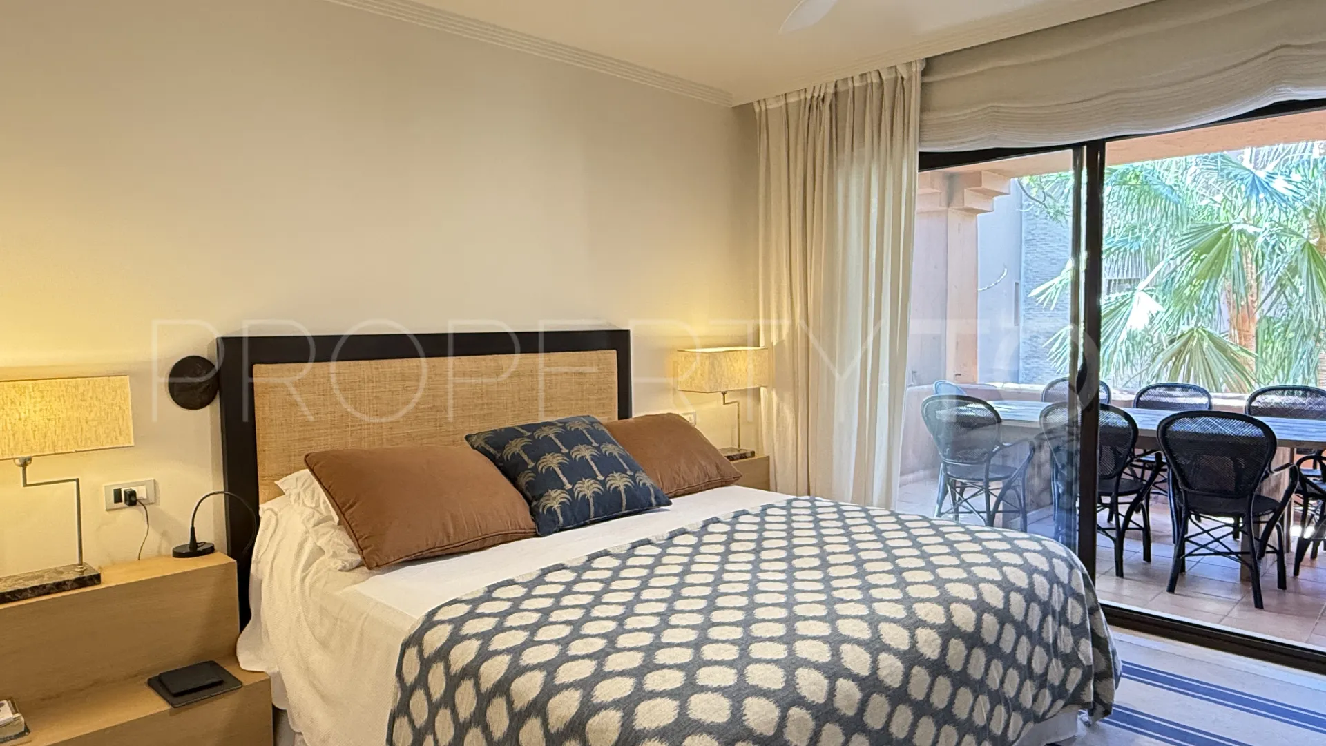 Alhambra los Granados apartment for sale
