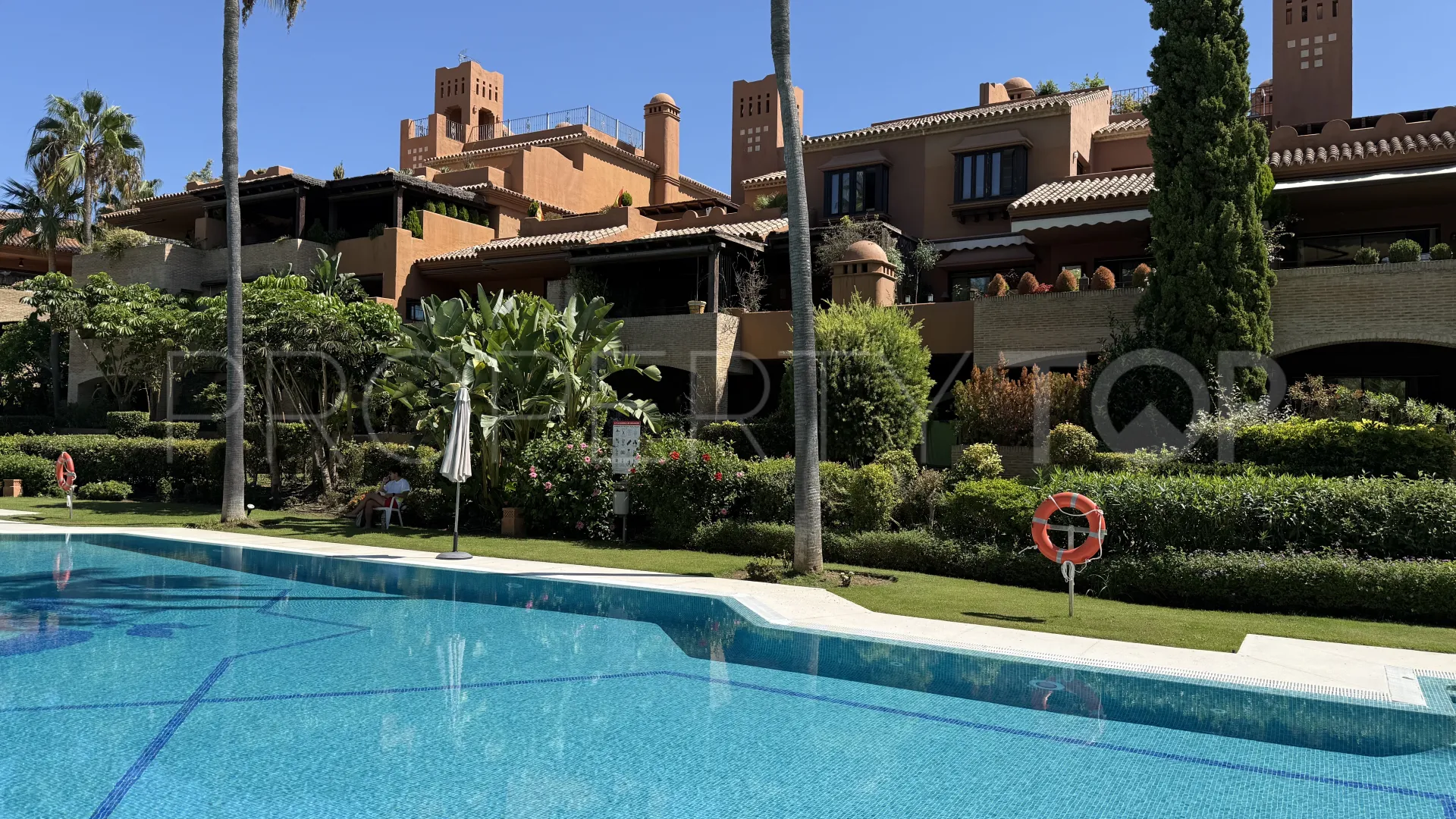 Alhambra los Granados apartment for sale