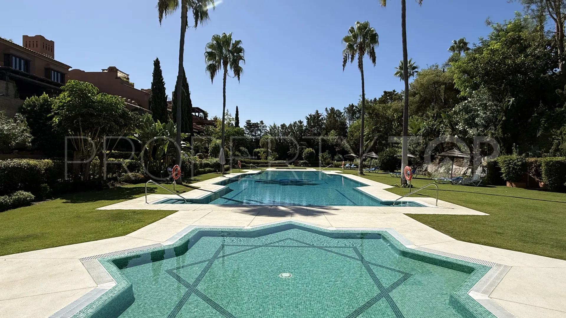 Alhambra los Granados apartment for sale