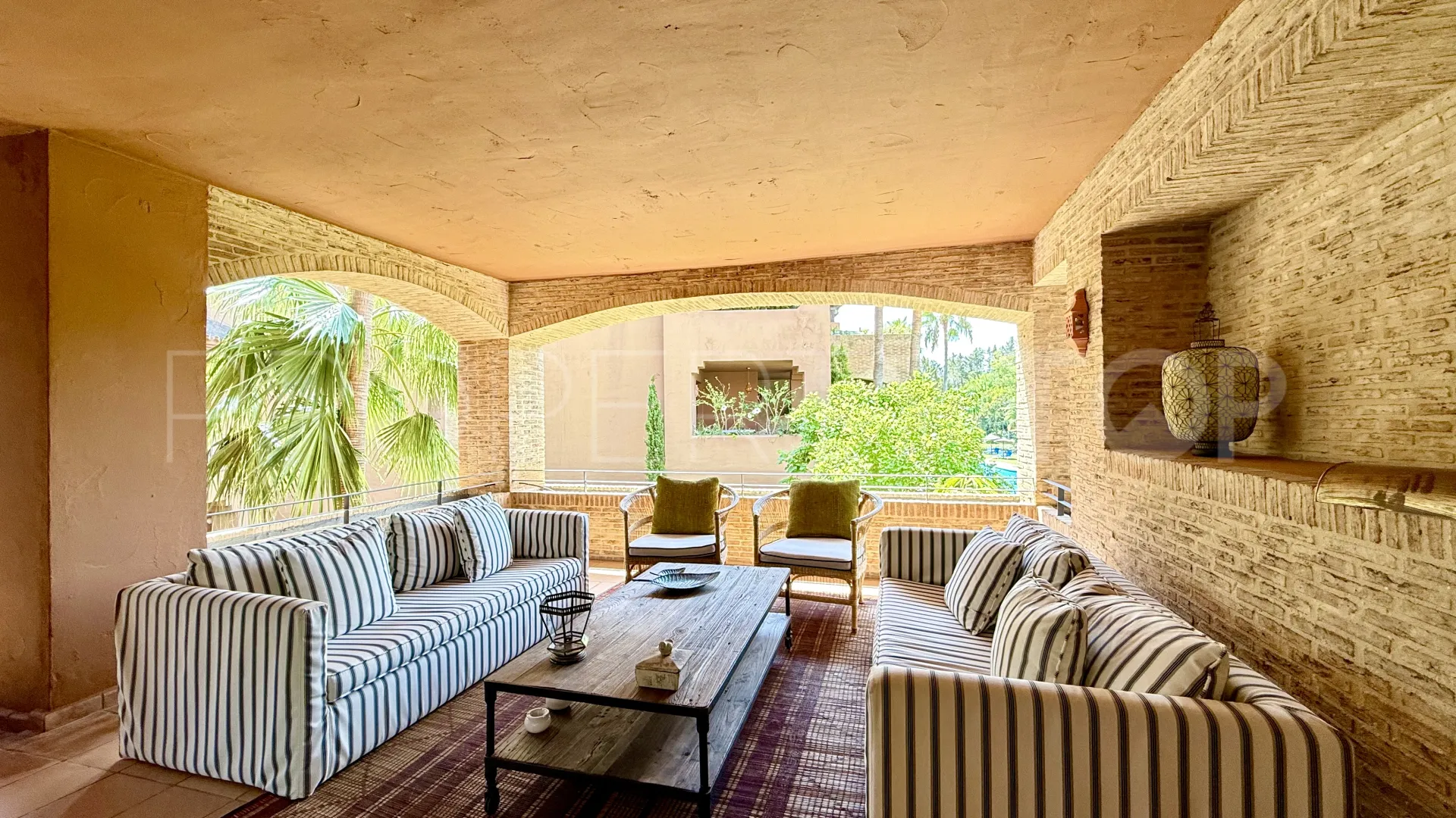 Alhambra los Granados apartment for sale