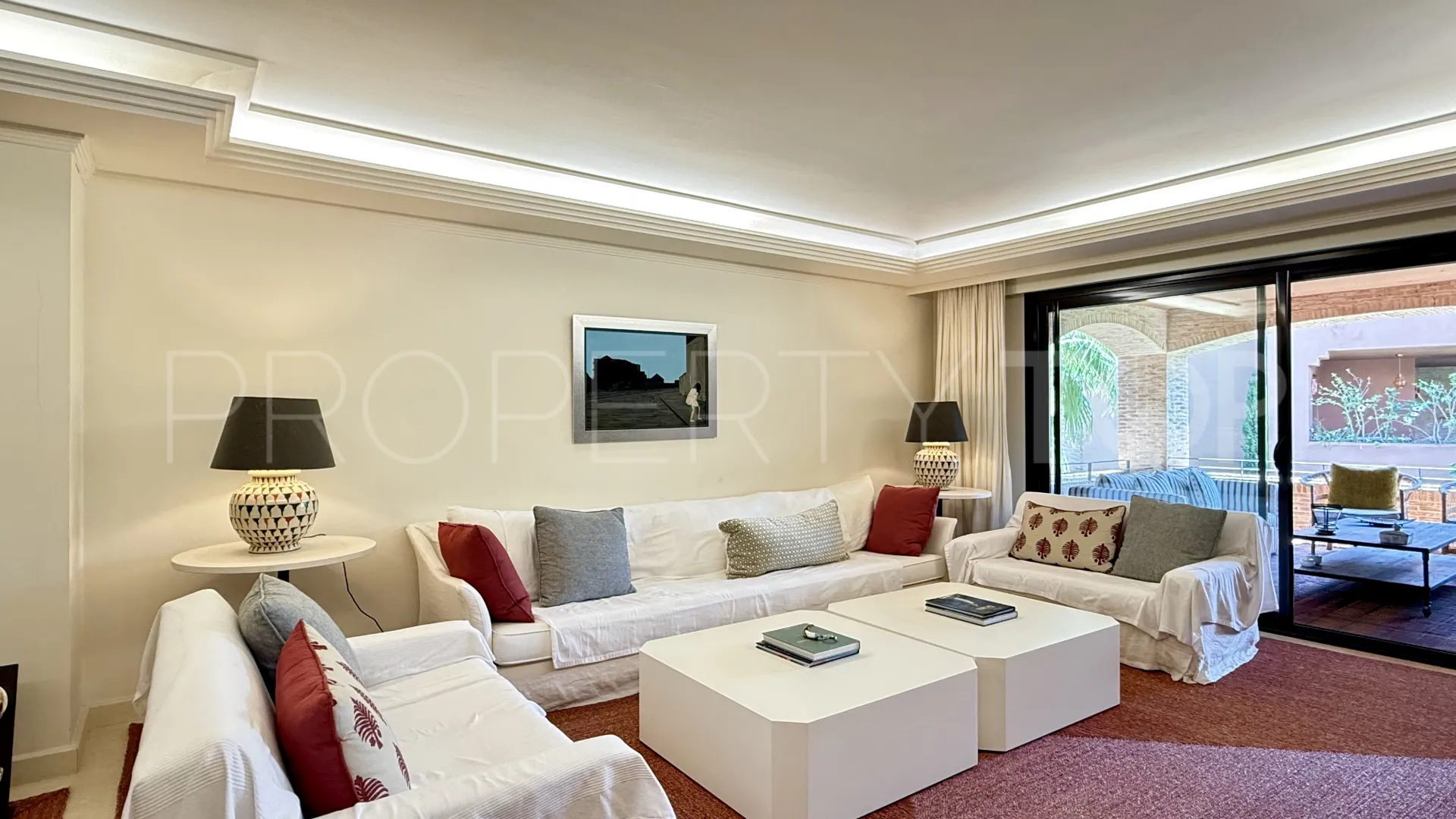 Alhambra los Granados apartment for sale