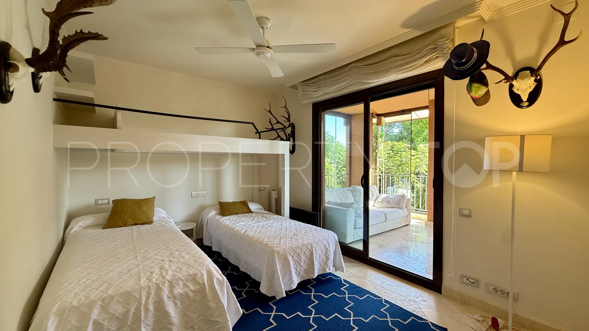 Alhambra los Granados apartment for sale