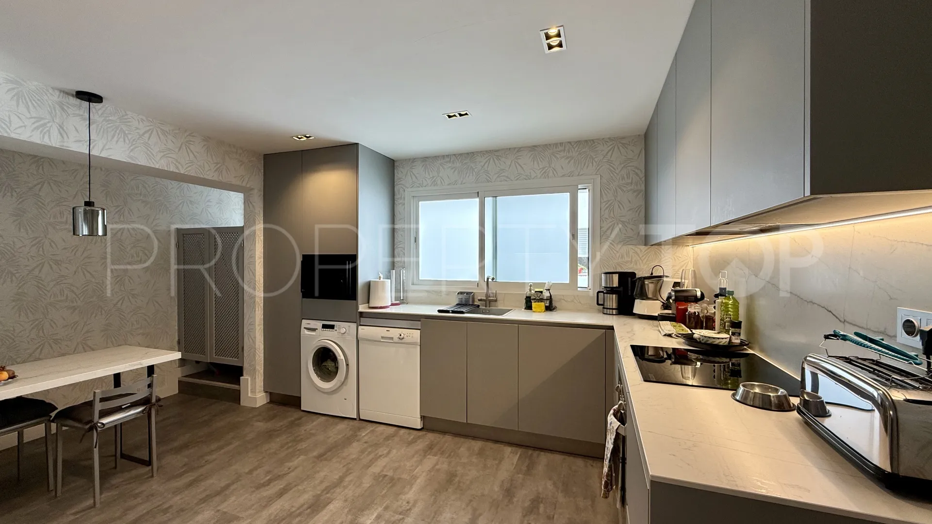 For sale Guadalmina Baja apartment with 4 bedrooms