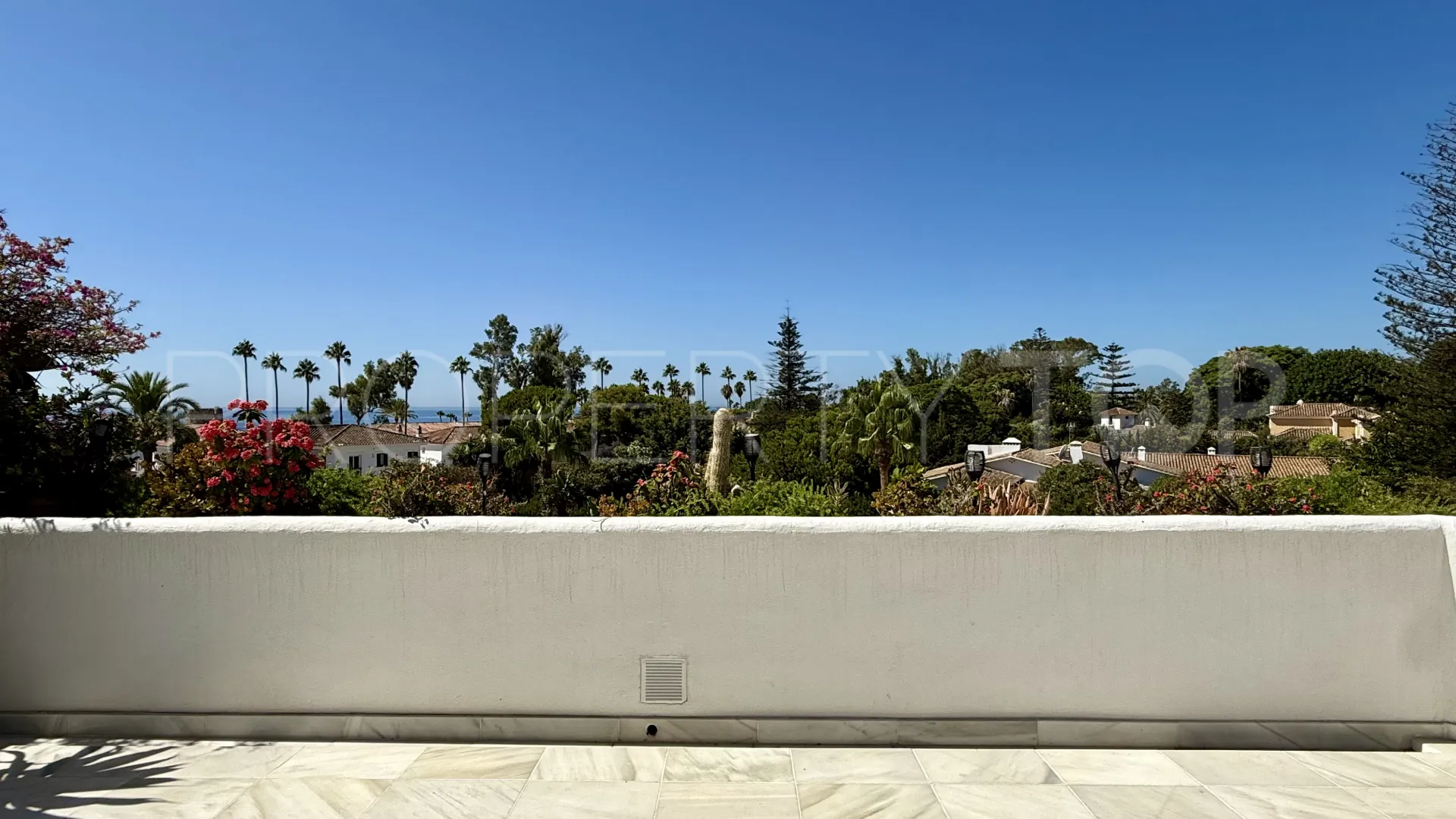 For sale Guadalmina Baja apartment with 4 bedrooms