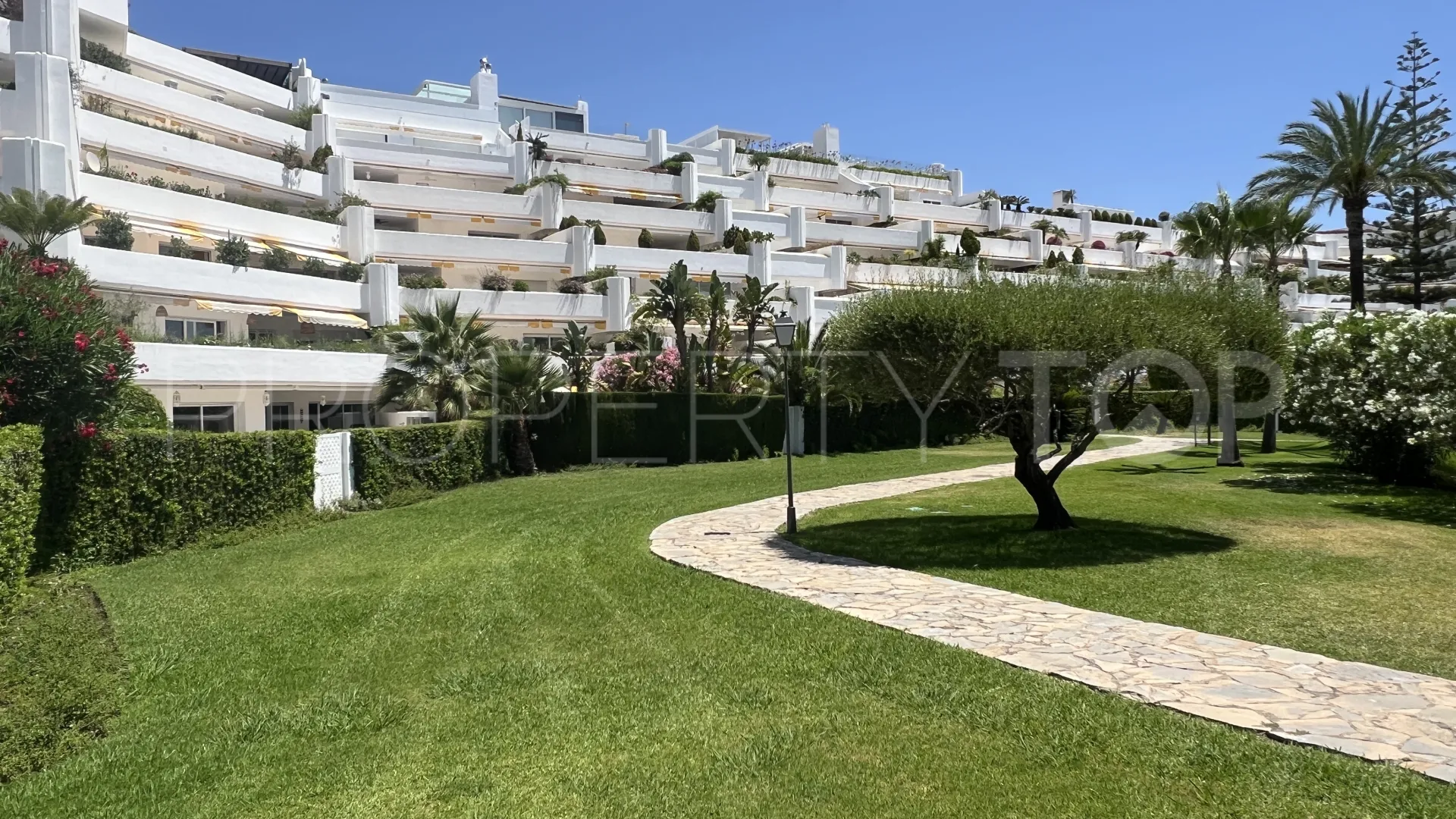 For sale Guadalmina Baja apartment with 4 bedrooms
