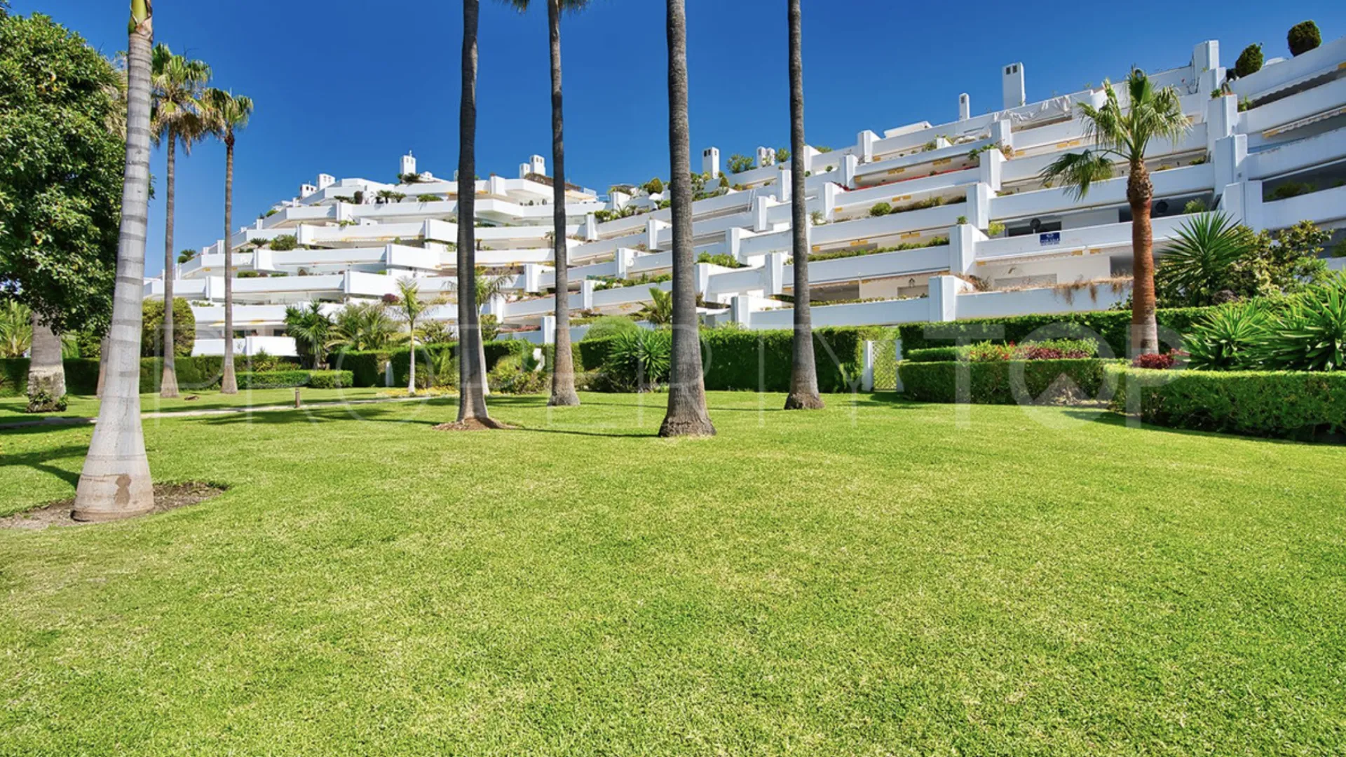 For sale Guadalmina Baja apartment with 4 bedrooms