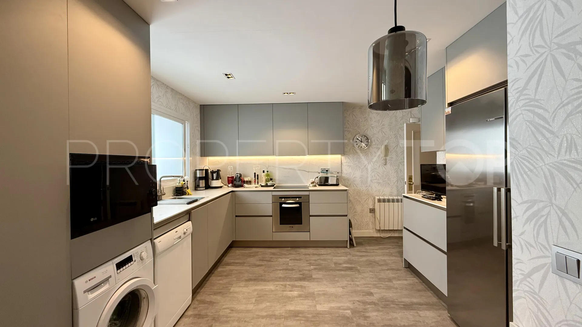 For sale Guadalmina Baja apartment with 4 bedrooms