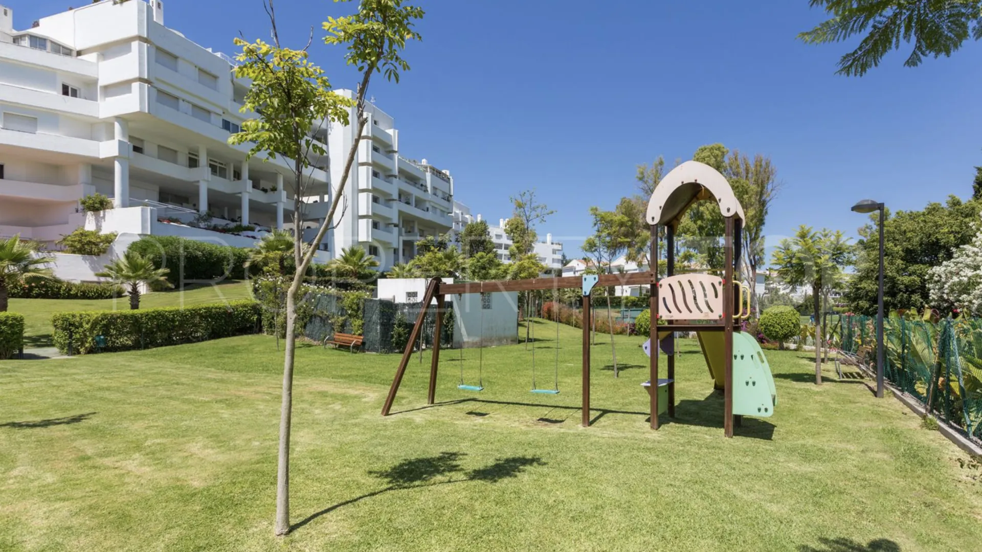 For sale Guadalmina Baja apartment with 4 bedrooms