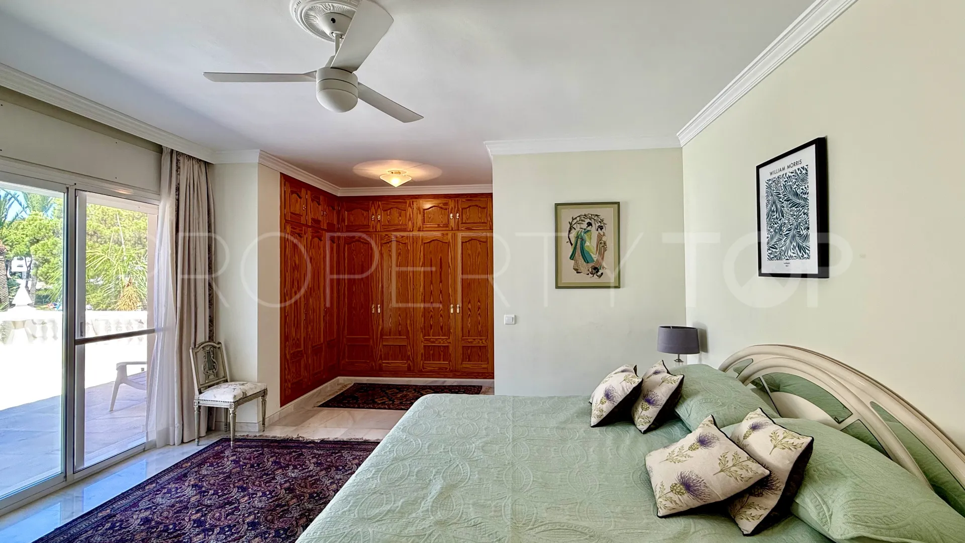 For sale villa with 5 bedrooms in El Presidente