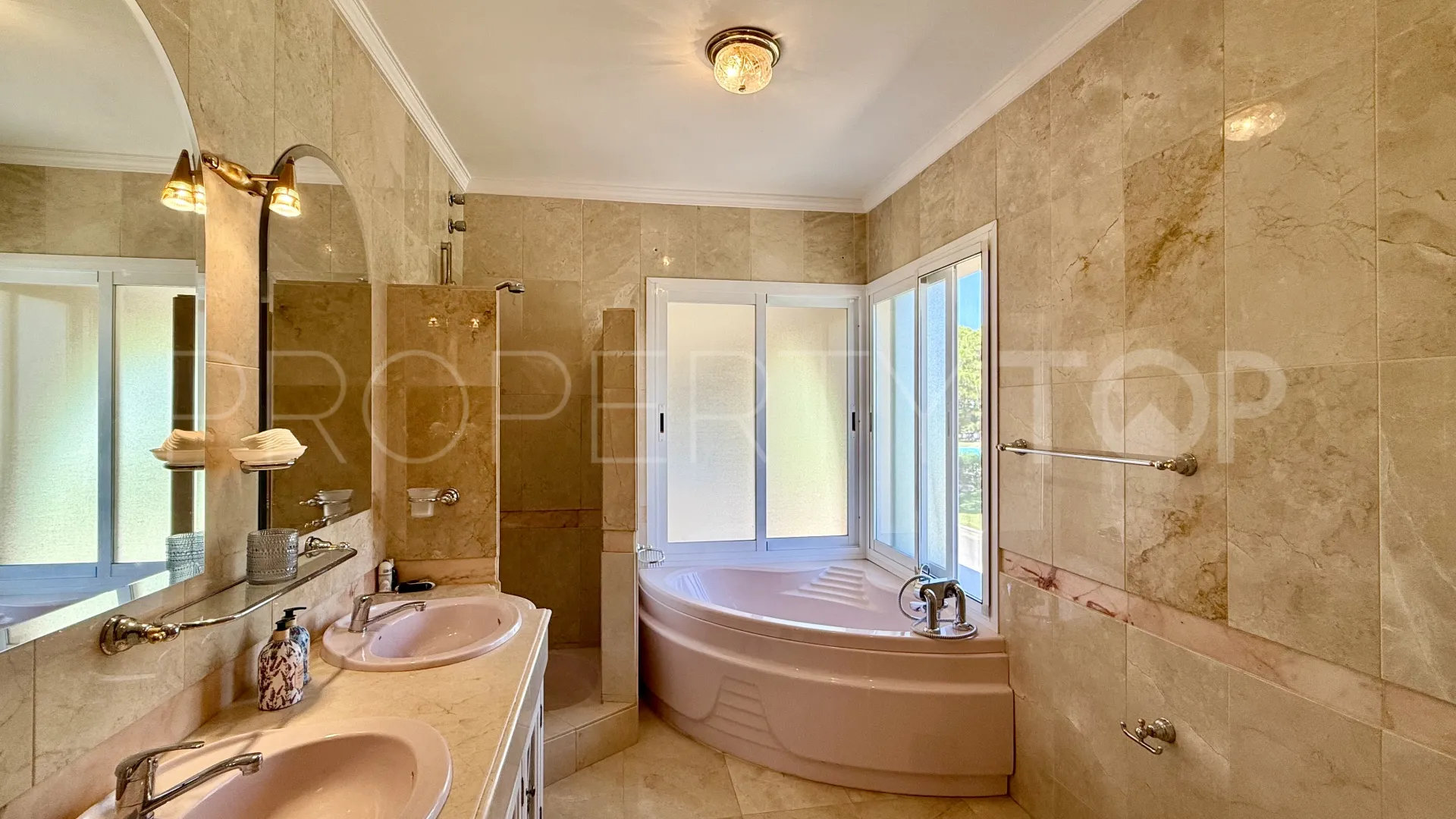 For sale villa with 5 bedrooms in El Presidente