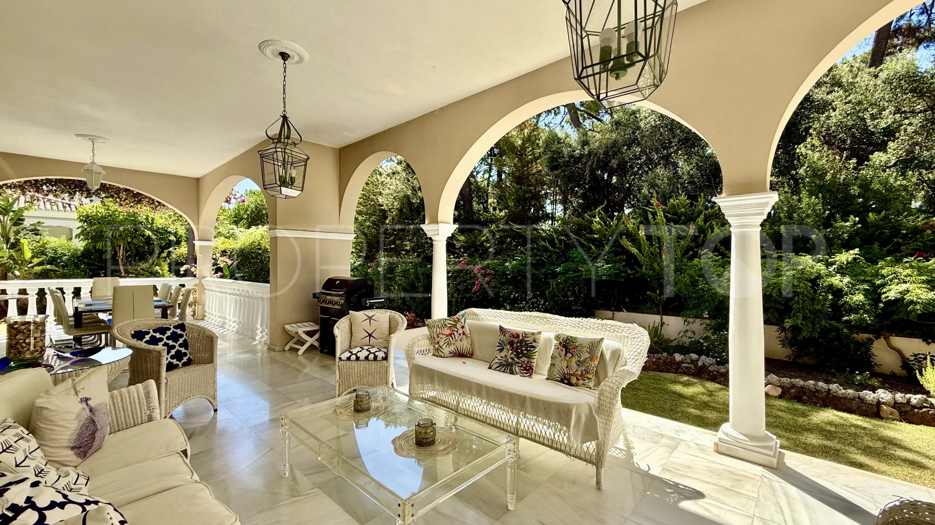 For sale villa with 5 bedrooms in El Presidente