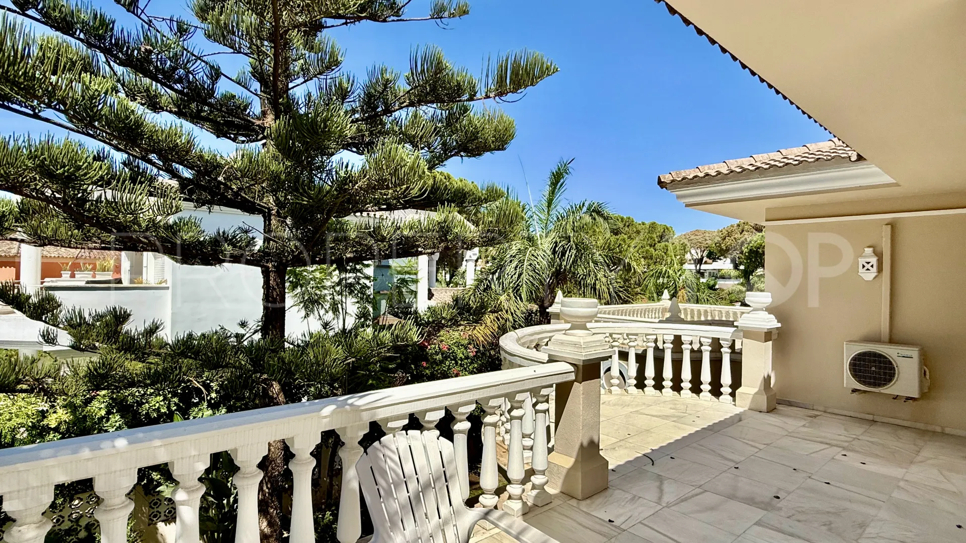 For sale villa with 5 bedrooms in El Presidente
