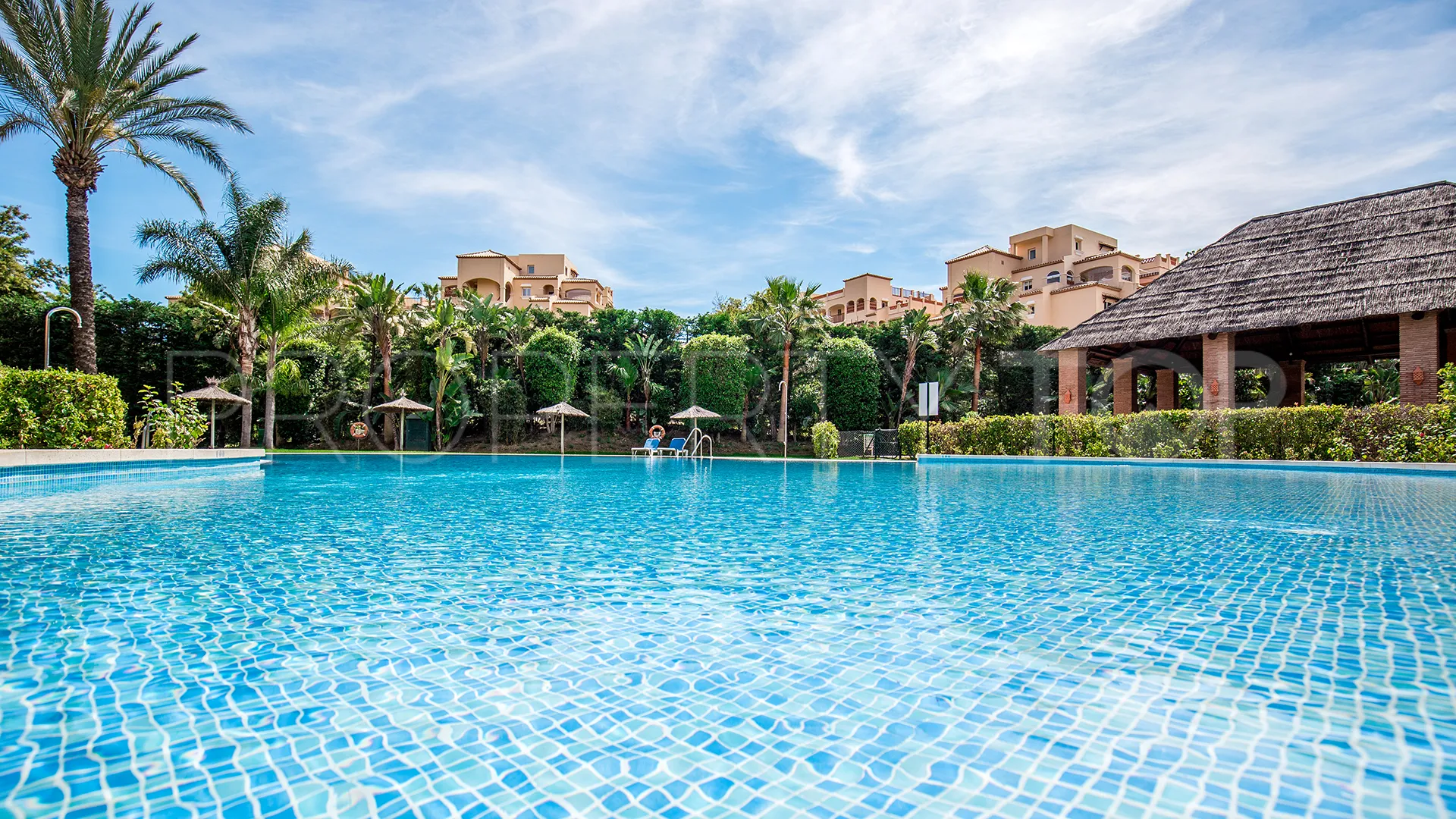 For sale ground floor apartment in Benatalaya with 2 bedrooms