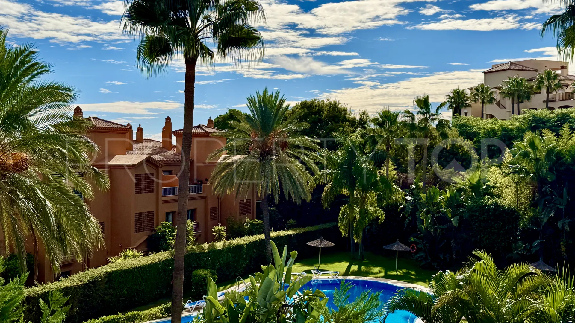 For sale ground floor apartment in Benatalaya with 2 bedrooms
