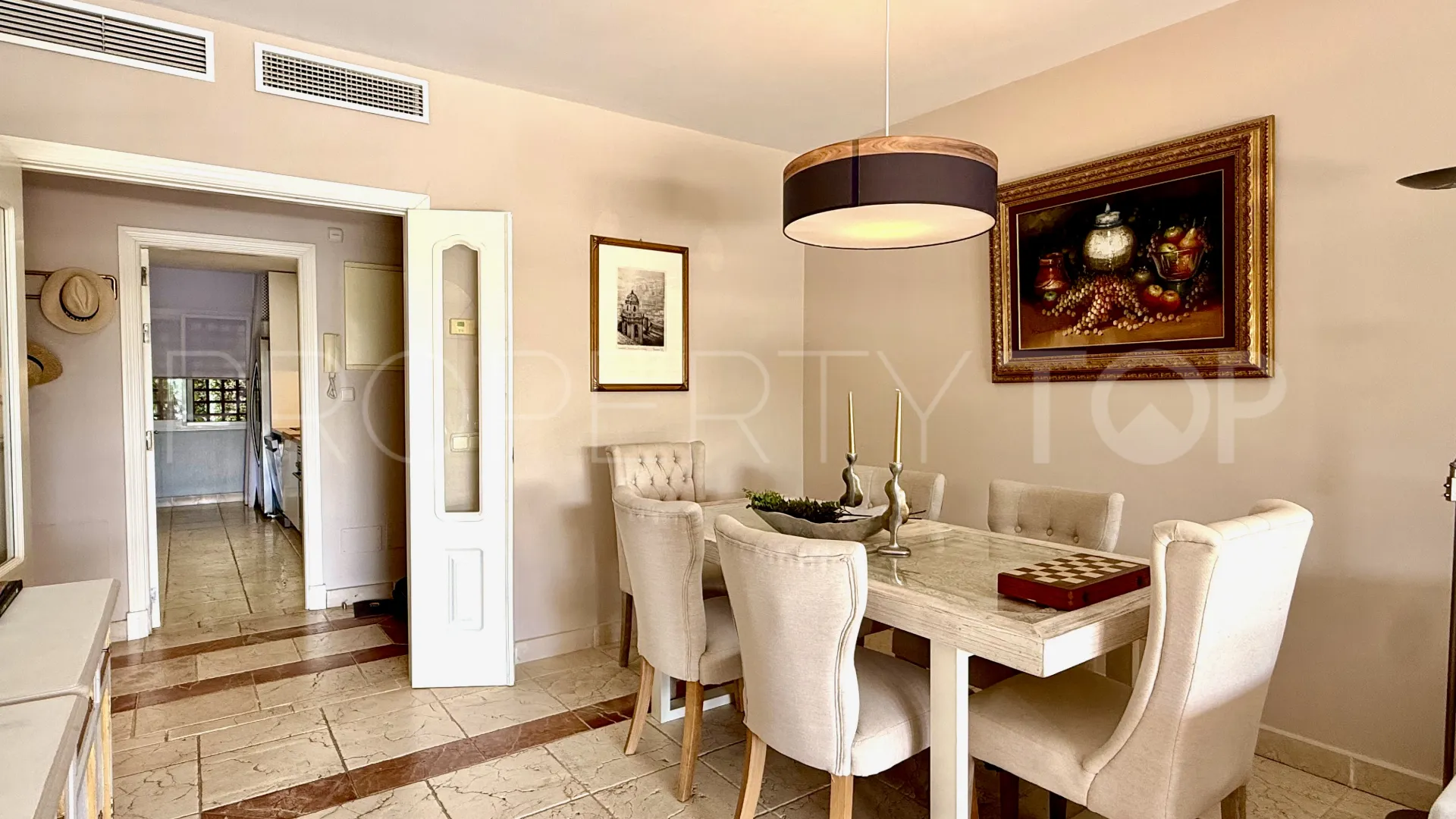 For sale ground floor apartment in Benatalaya with 2 bedrooms