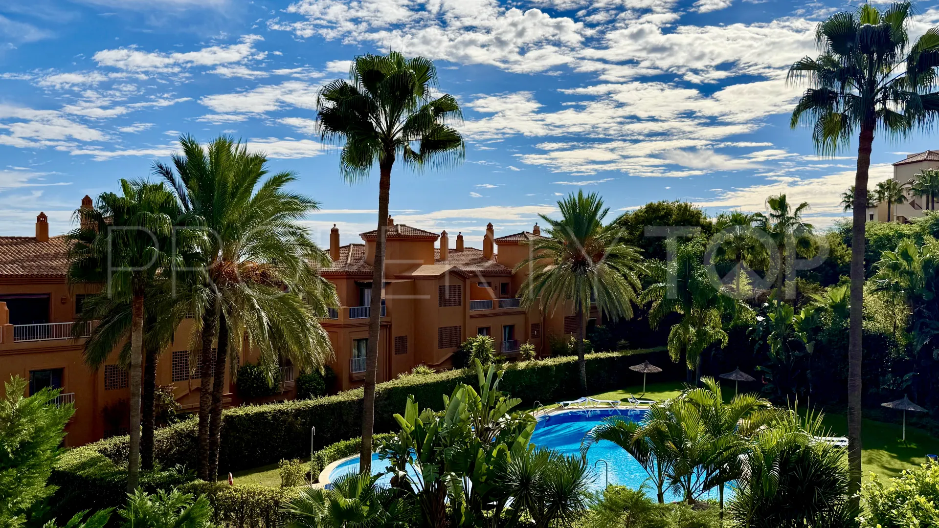 For sale ground floor apartment in Benatalaya with 2 bedrooms